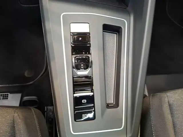 Volkswagen Golf view 14