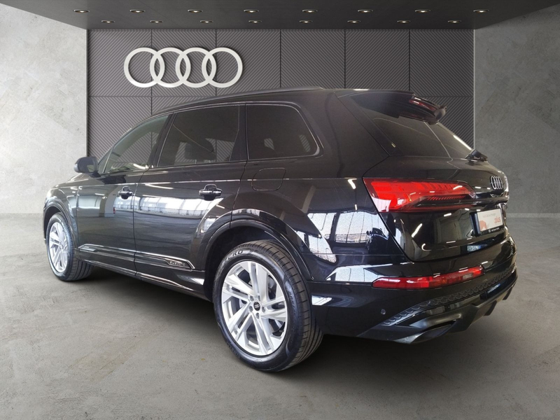 Audi Q7 55 TFSI e quattro  S-LINE HUD+PANO+AHK+MEMORY — photo 4