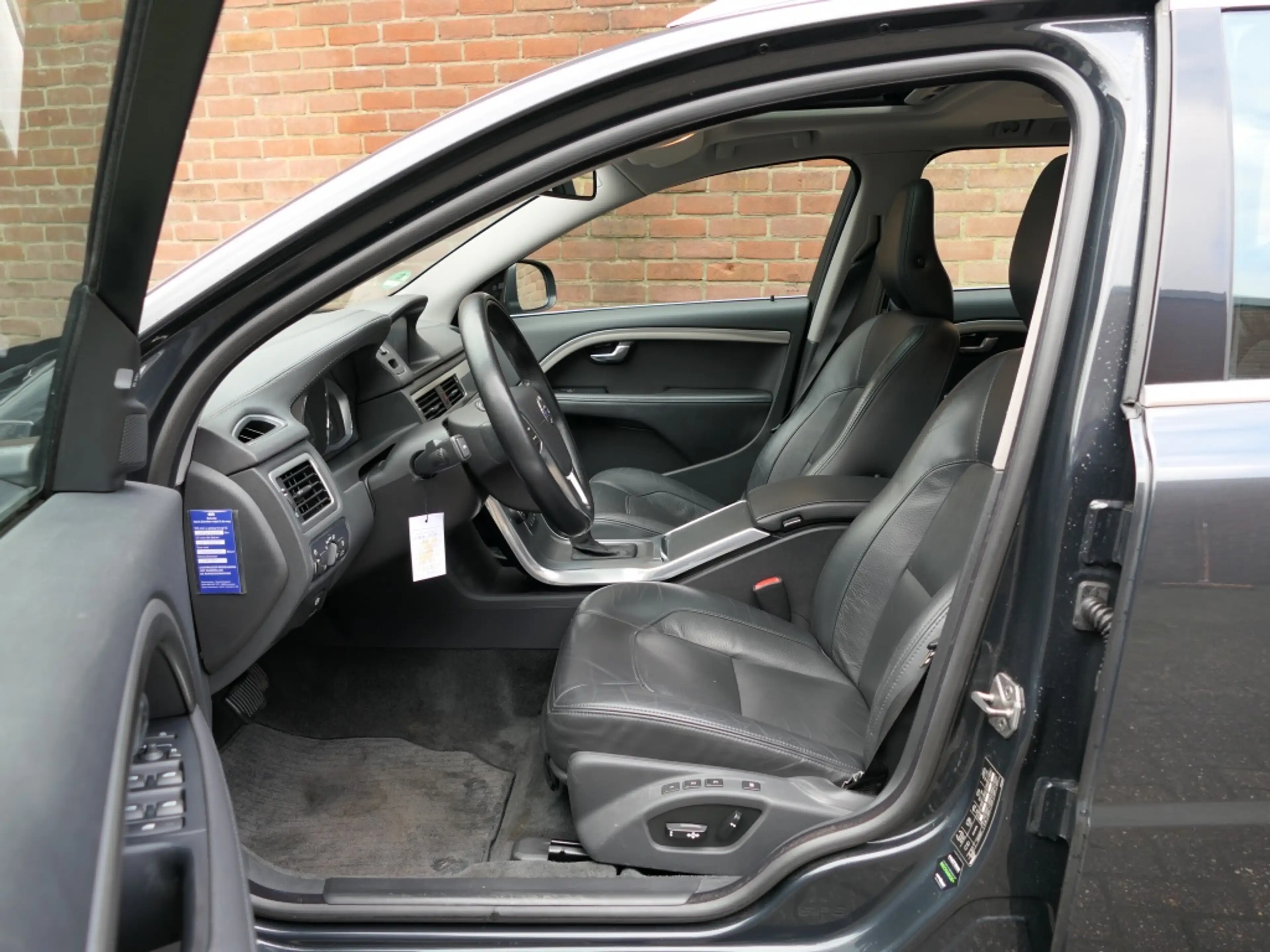 Volvo V70 3.0 T6 AWD Summum Schuifdak / Xenon / Trekhaak / P — photo 7
