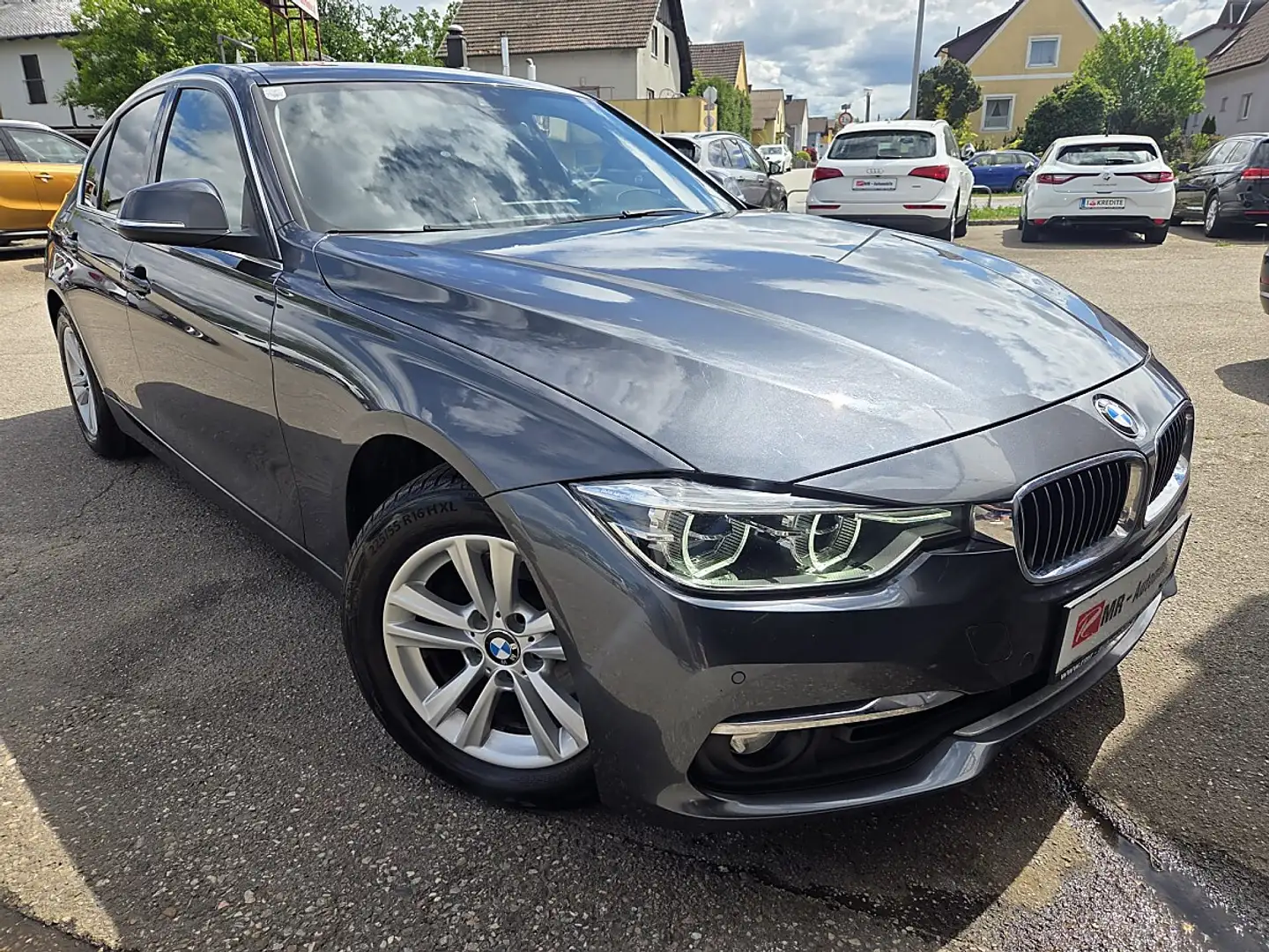 BMW 320 d Luxury Line Grau - 1