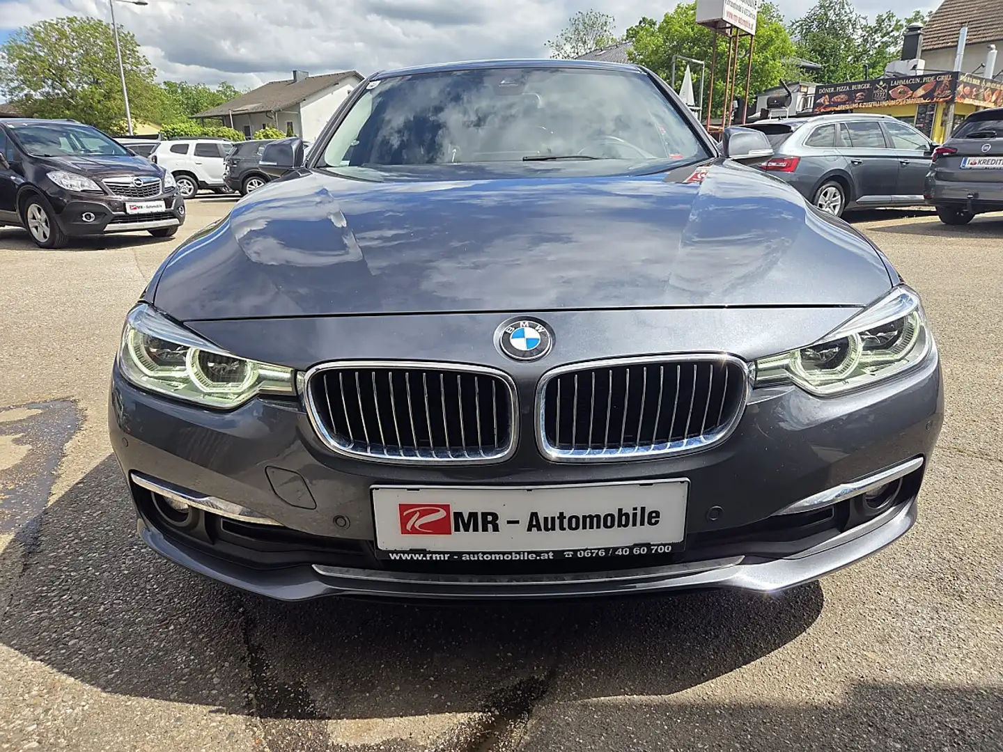 BMW 320 d Luxury Line Grau - 2