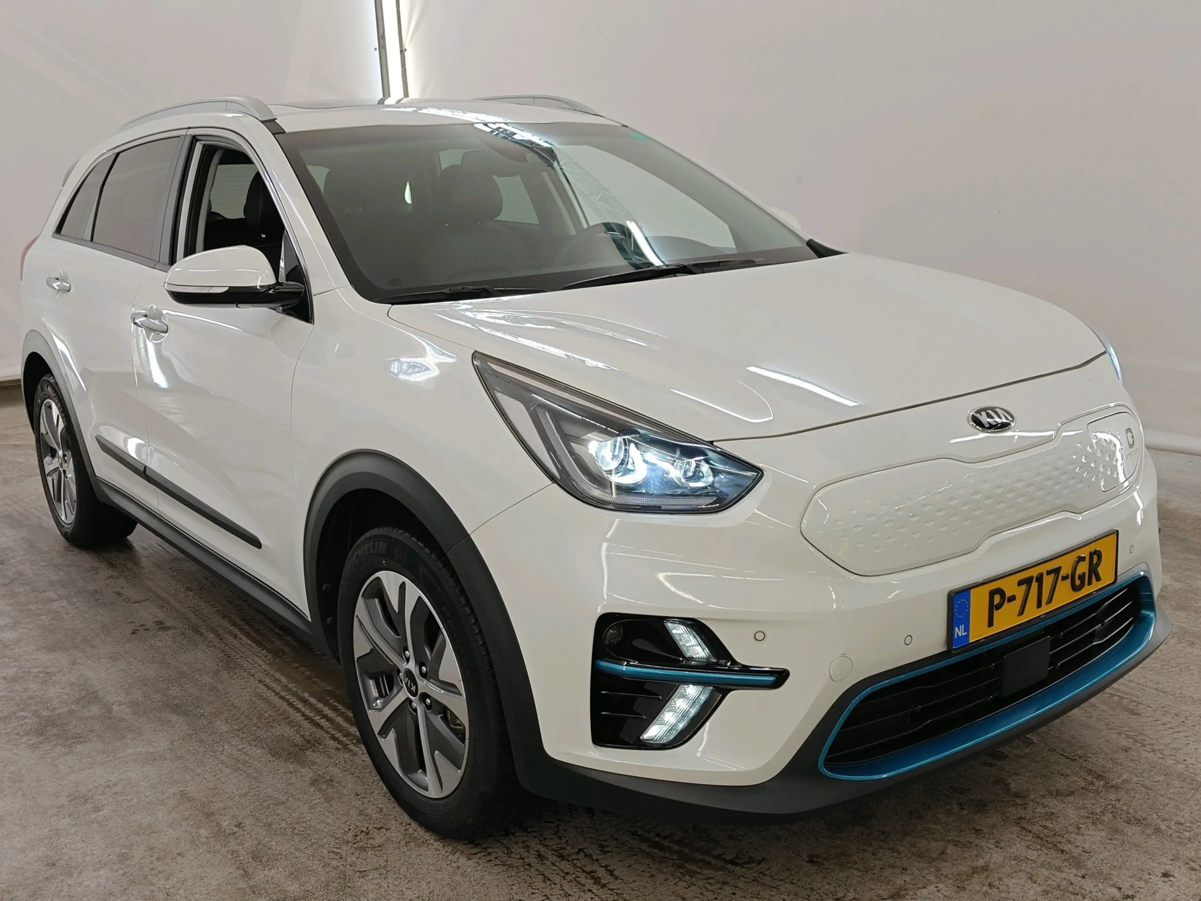 Kia e-Niro 64 kWh 204pk ExecutiveLine | SOH 98% | Schuifdak | — photo 4