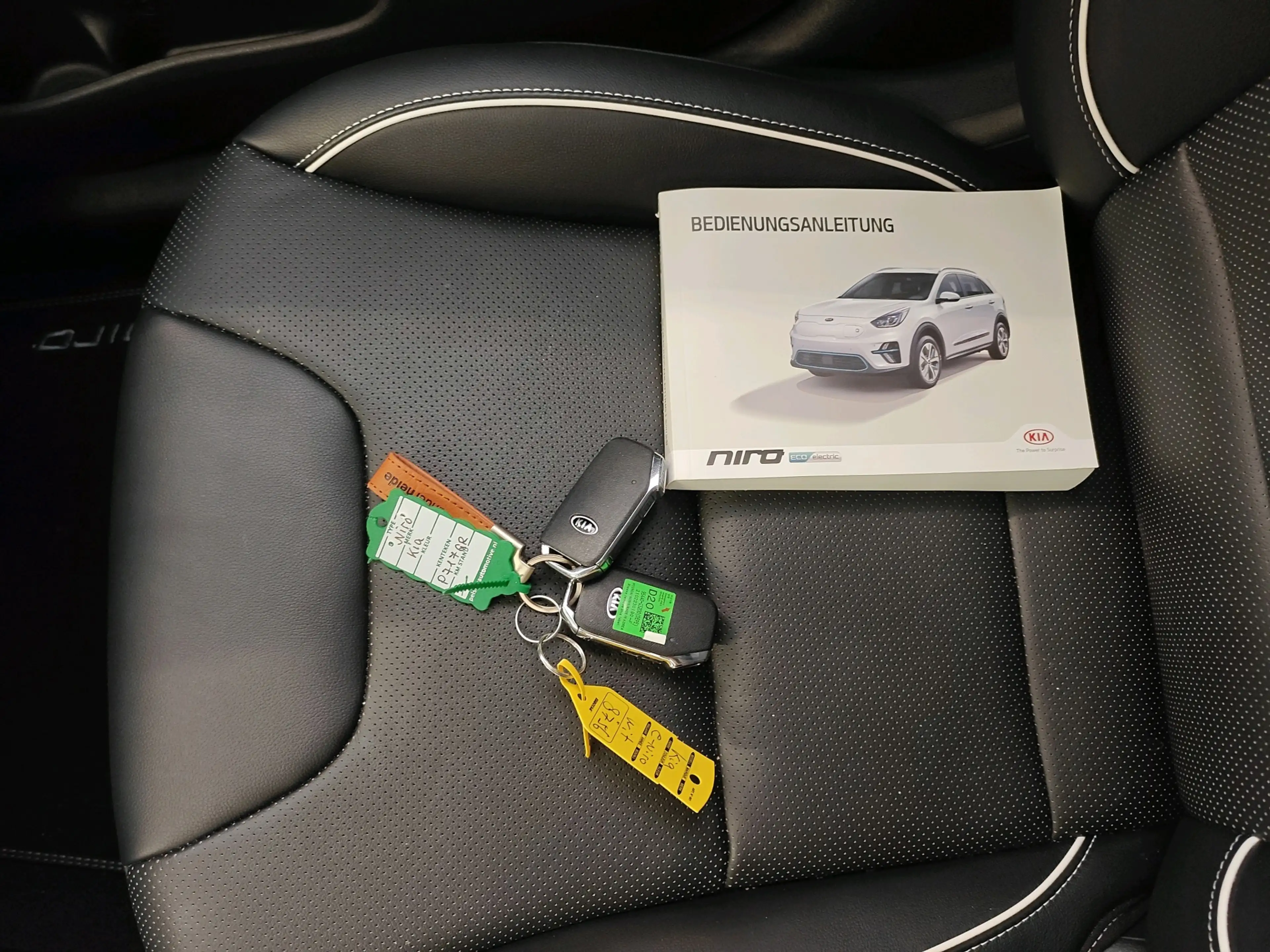 Kia e-Niro 64 kWh 204pk ExecutiveLine | SOH 98% | Schuifdak | — photo 15
