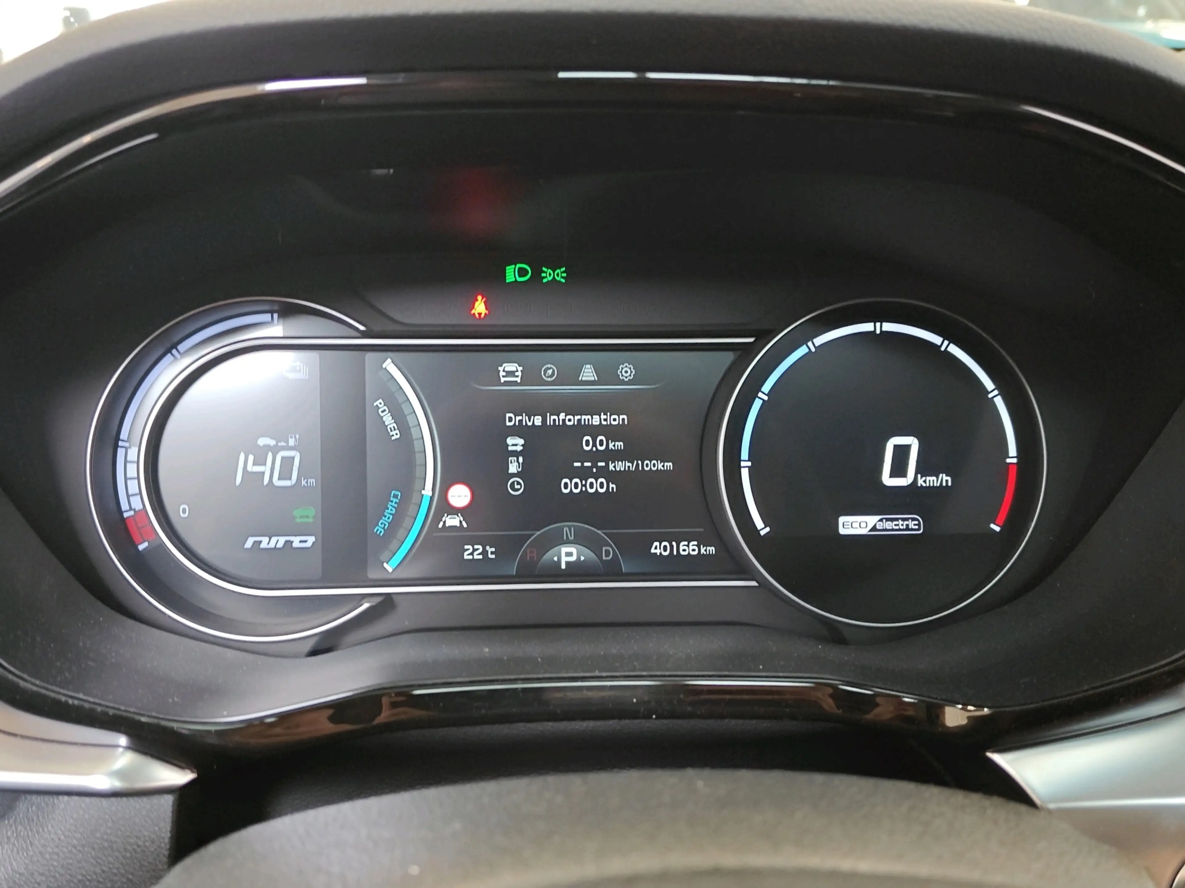 Kia e-Niro 64 kWh 204pk ExecutiveLine | SOH 98% | Schuifdak | — photo 10