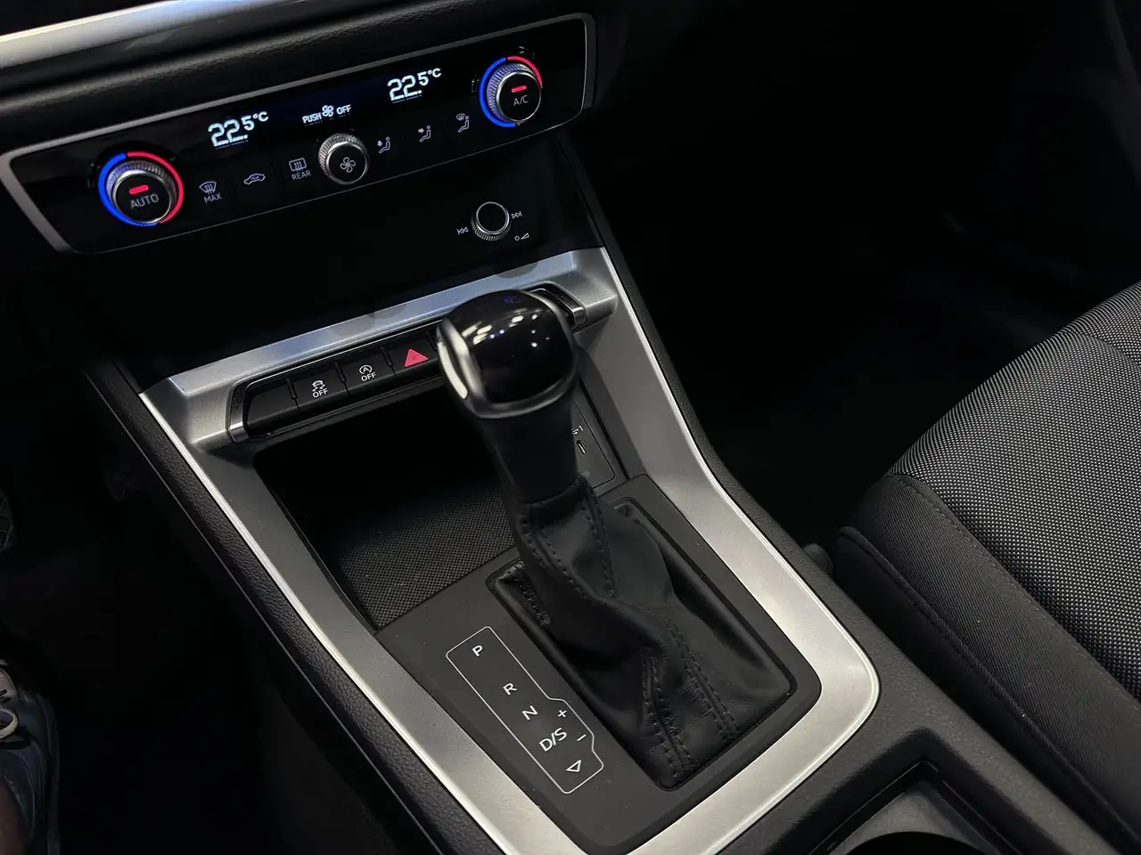 Audi Q3 2.0 TDI*S-TRONIC*CARPLAY*CAMERA*150 PK*, миниатюра 25