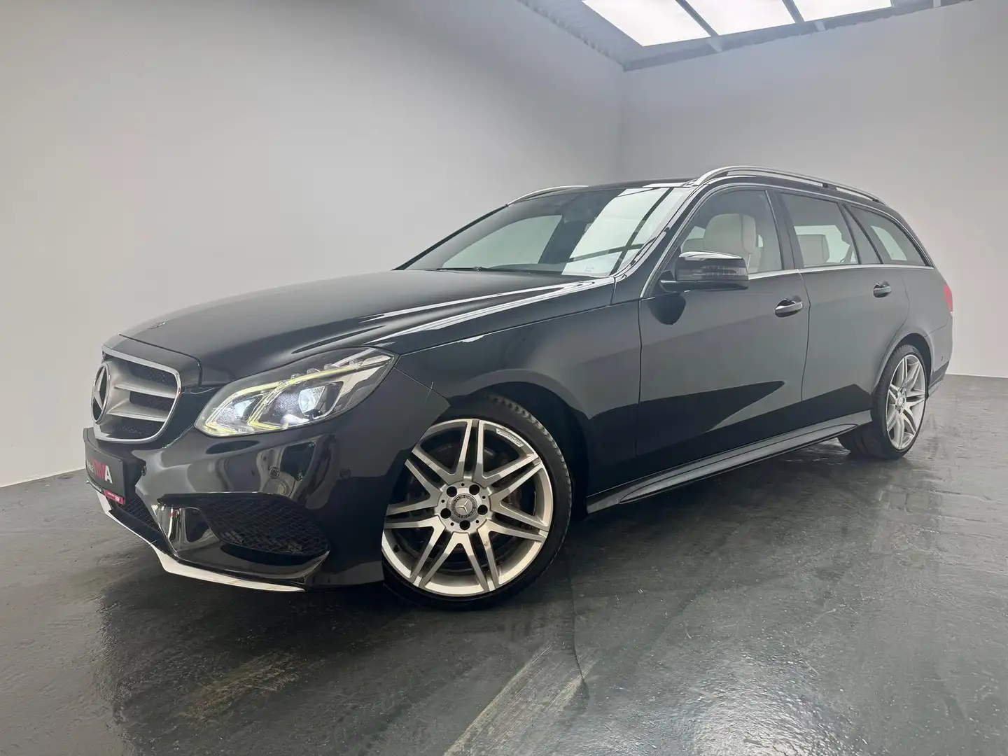 Mercedes-Benz E 350 CGI 4Matic+AMG+HARMAN-KARDON+KAMERA+LED+ Schwarz - 1