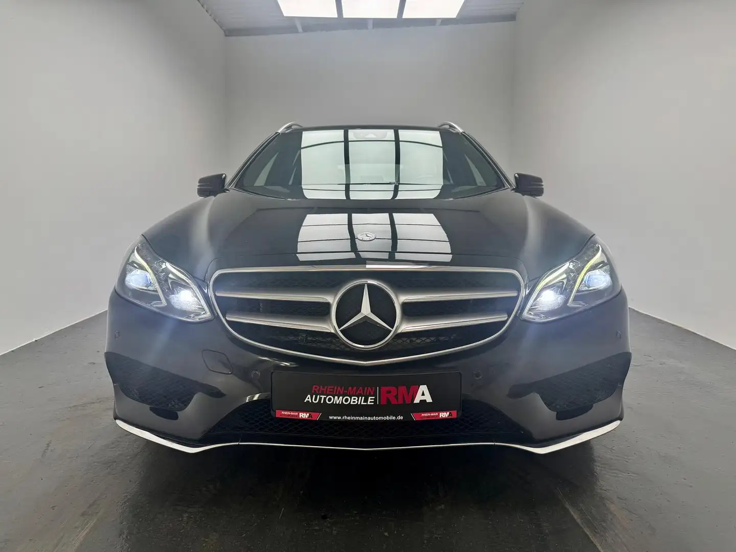 Mercedes-Benz E 350 CGI 4Matic+AMG+HARMAN-KARDON+KAMERA+LED+ Schwarz - 2