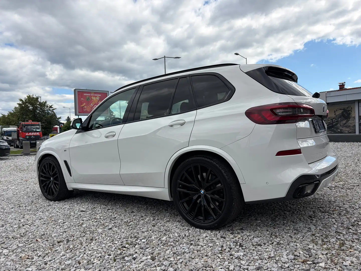 BMW X5 xDrive 30d M-Sport AHV Luft Sitzklima NightVision Weiß - 2