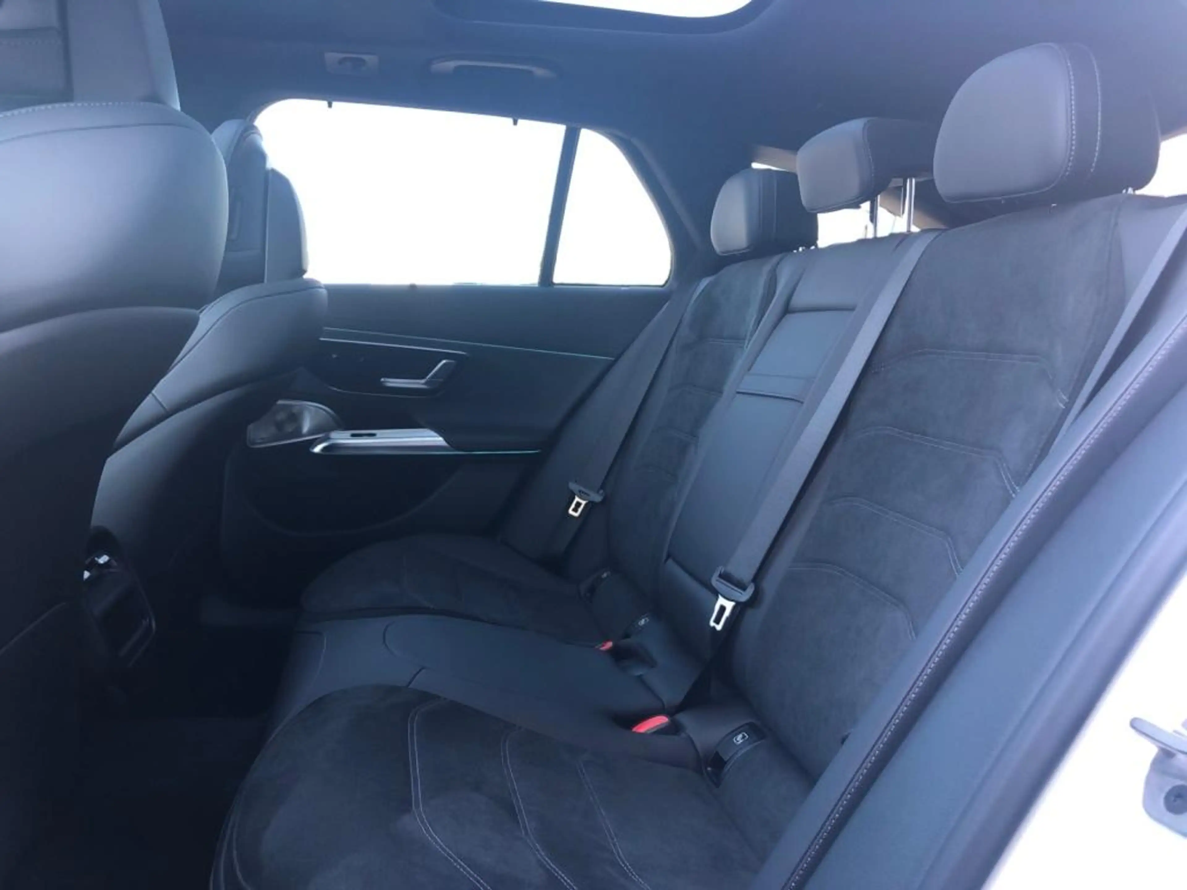Mercedes-Benz E 450 d 4MATIC T-Modell AMG+MBUX+Burm+Night+AHK — photo 8
