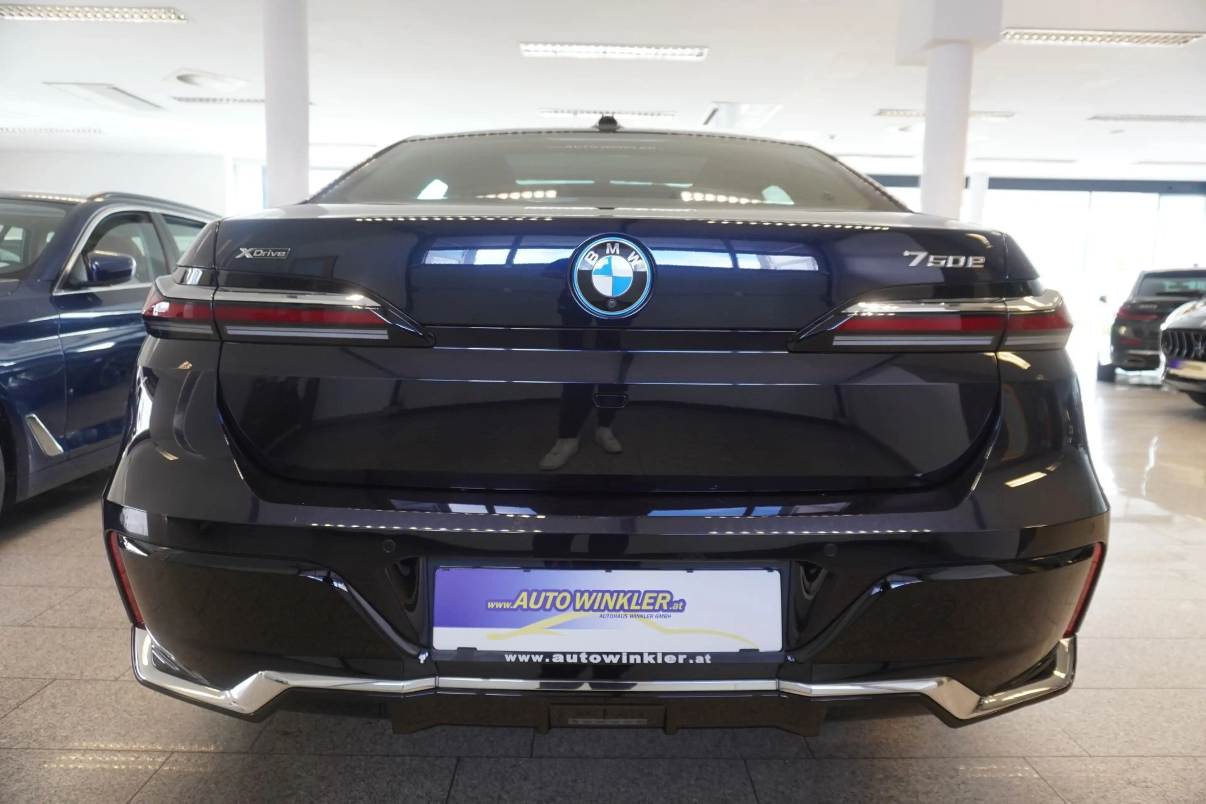 BMW 750 e xDrive M Sport/Panorama/B&W/Massage — photo 6