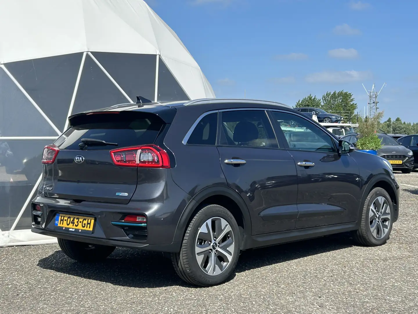 Kia e-Niro ExecutiveLine 64 kWh | Adapt Cruise Control | JBL Grijs - 2