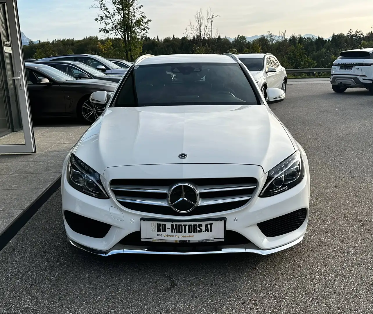 Mercedes-Benz C 220 d T Aut. *AMG-Line*1.Besitz*AHK*ACC*Leder*RFK* Weiß - 2