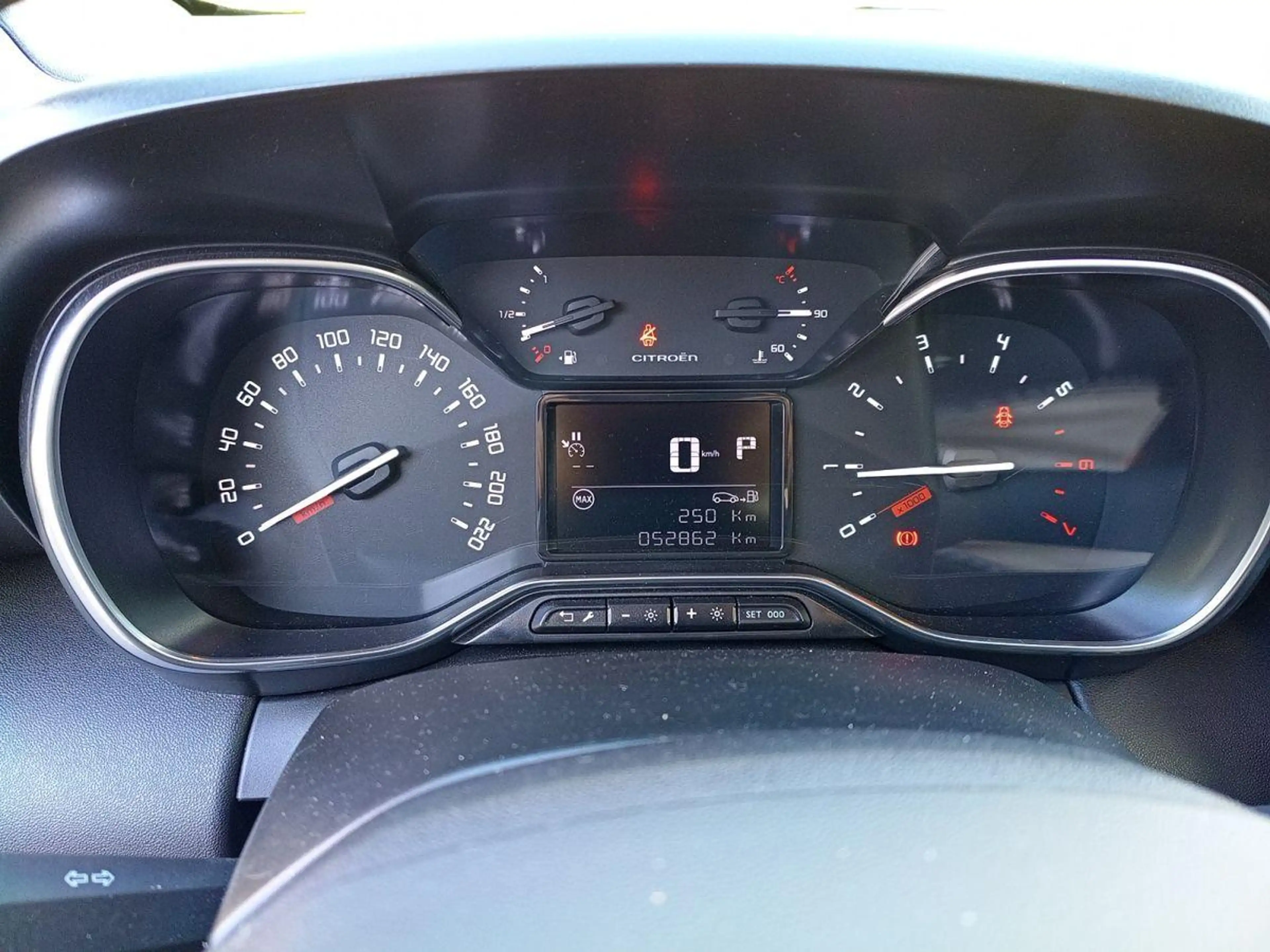 Citroen C3 Aircross 1.2 12V e-THP / PureTech — photo 8