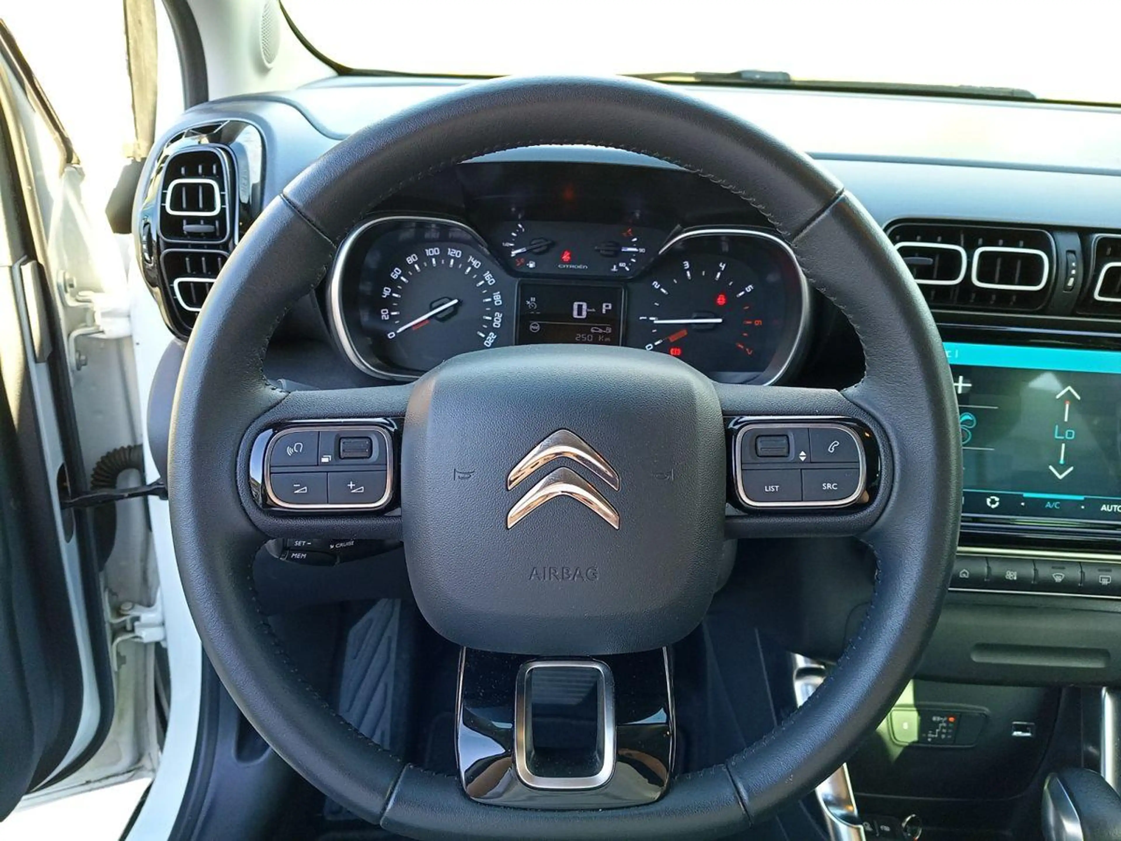 Citroen C3 Aircross 1.2 12V e-THP / PureTech — photo 7