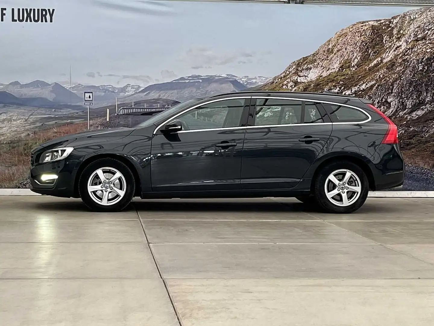 Volvo V60 D2 SUMMUM + LEDER - ... Gris - 2