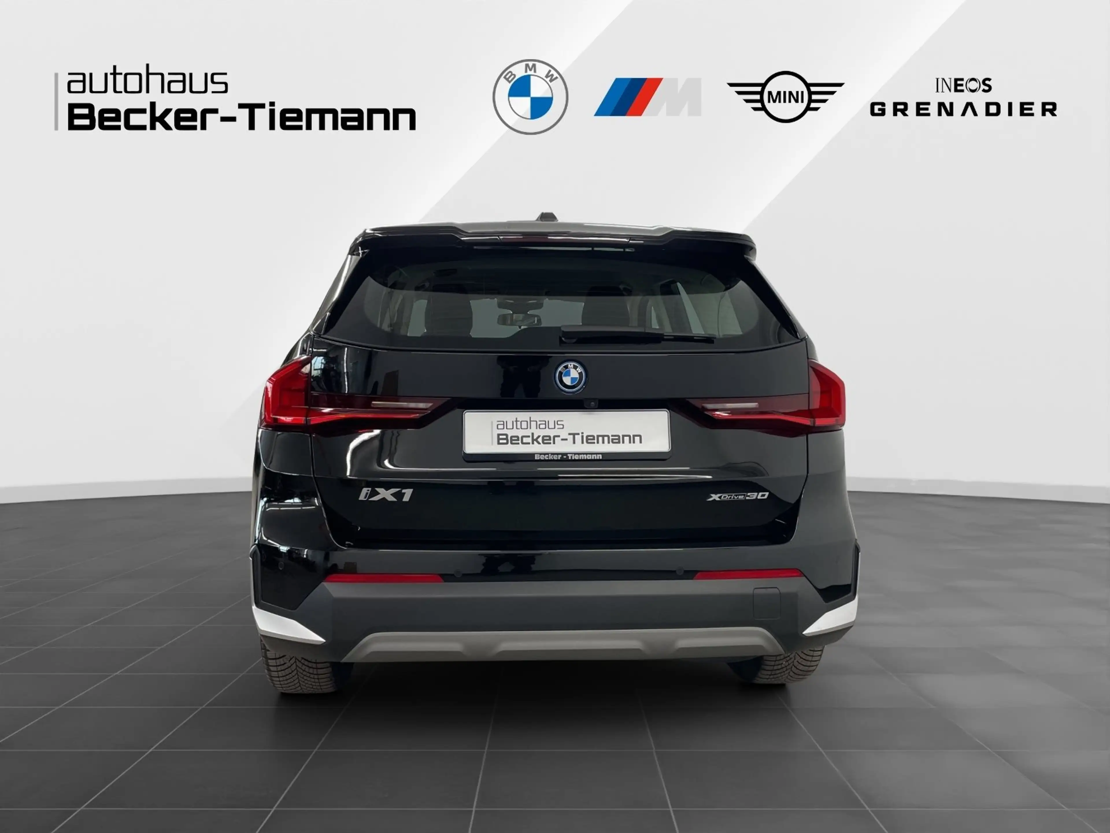 BMW iX 1 xDrive30 A,M Fahrwerk,AHK,SHZ,Parkassistenz,etc. — photo 5