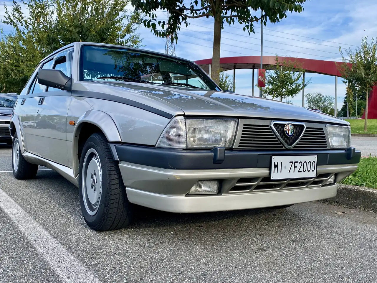 Alfa Romeo 75