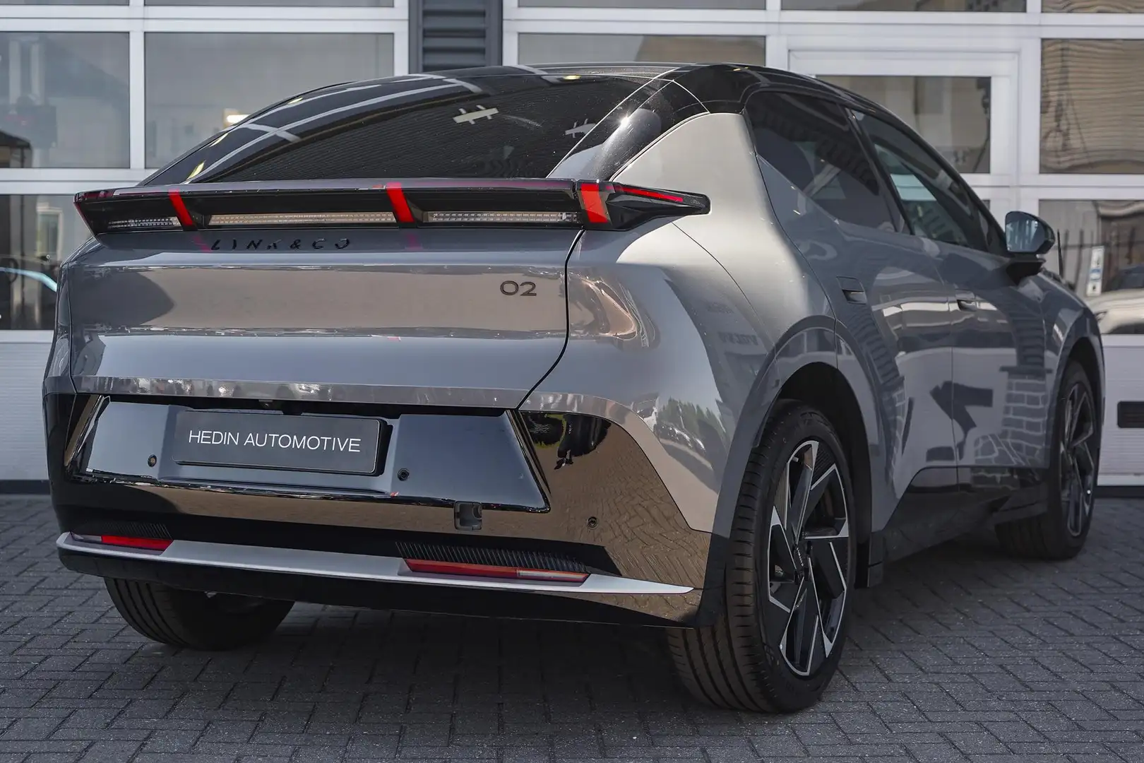 Lynk & Co 02 Core 66 kWh DE O2 VAN LYNK & CO, NU IN DE SHOWROOM Grau - 2