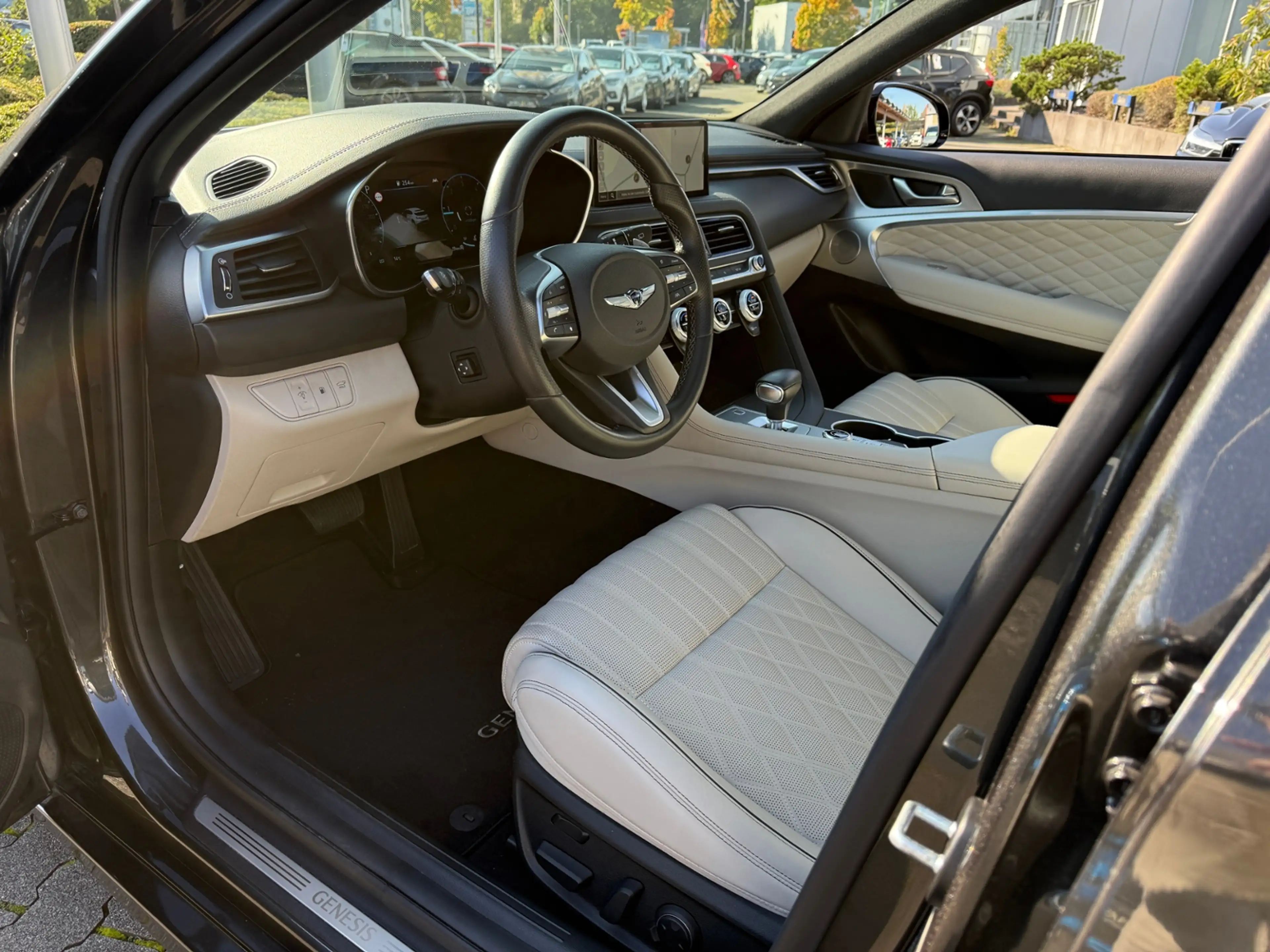Genesis G70 Shooting Brake Luxury AWD PANO 360° HUD — photo 14