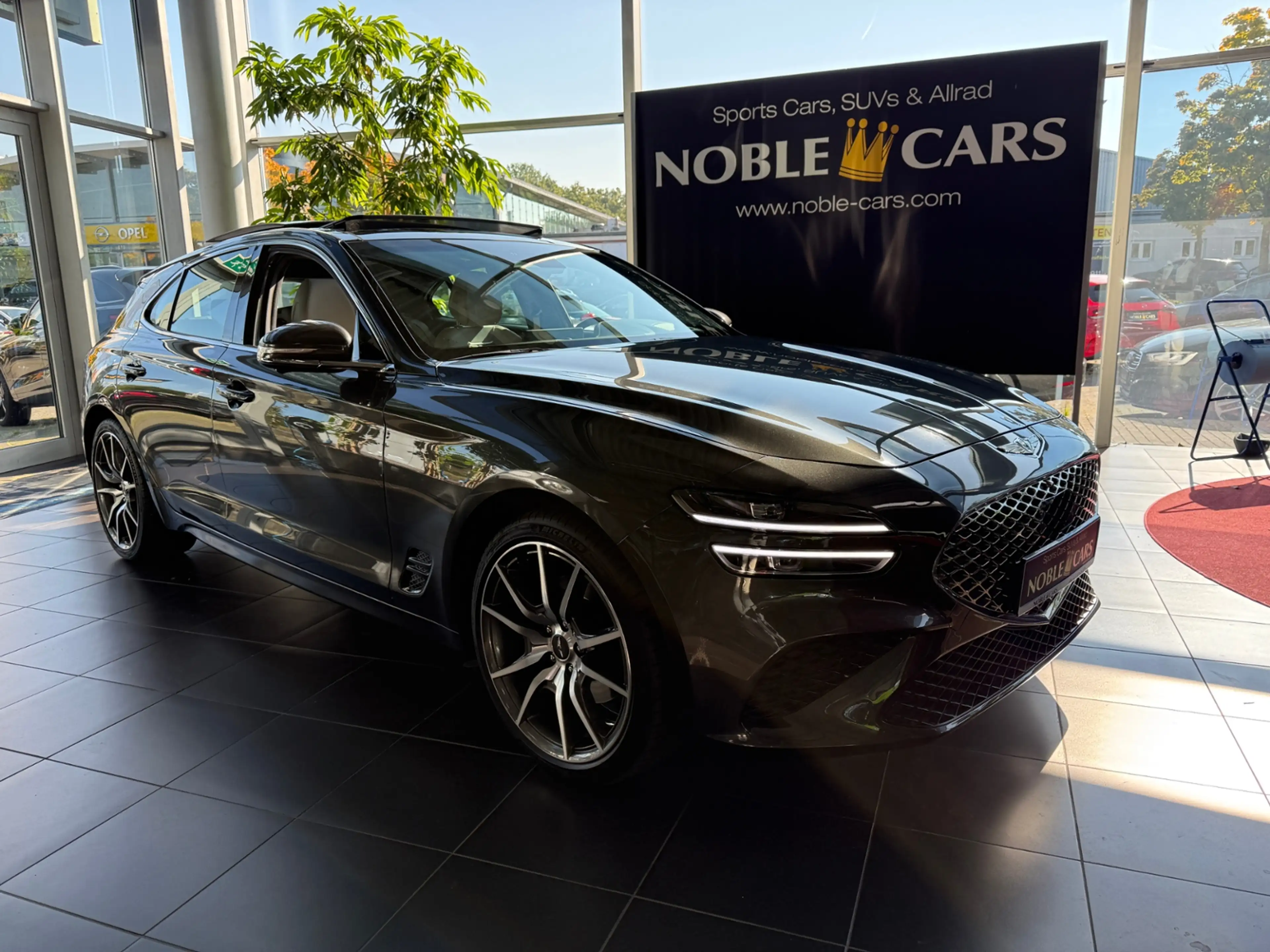 Genesis G70 Shooting Brake Luxury AWD PANO 360° HUD — photo 4