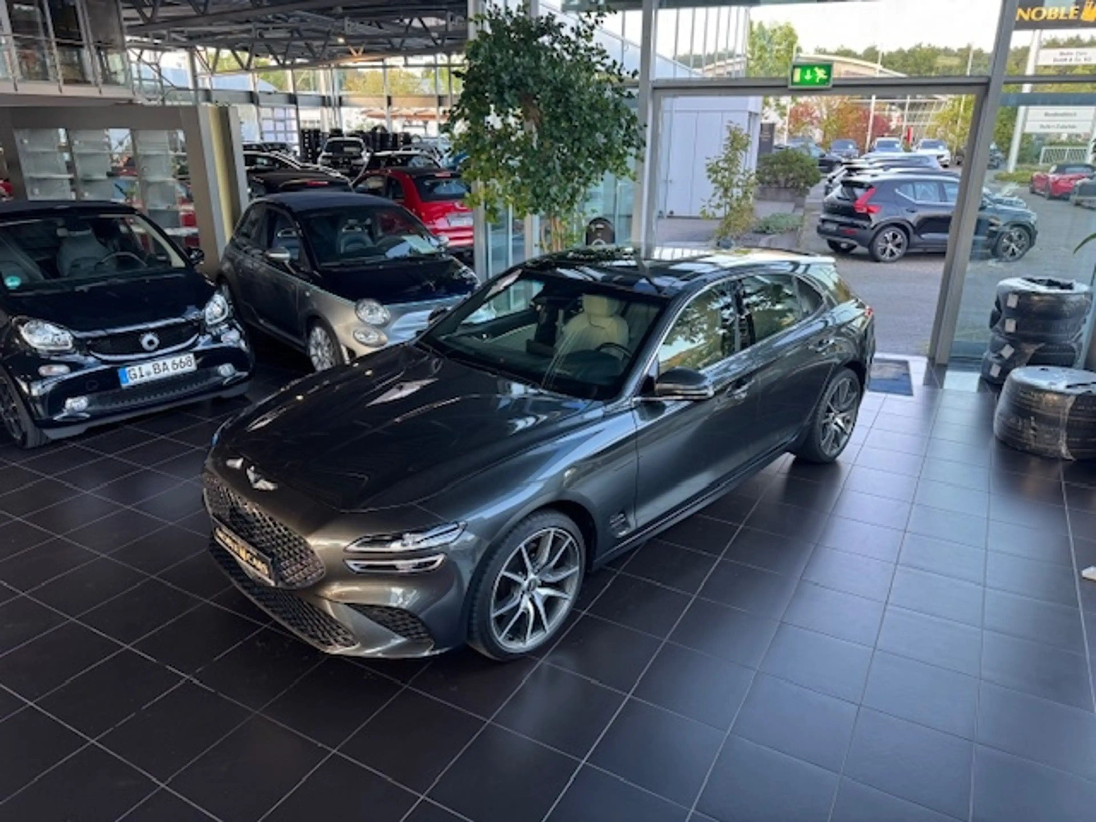 Genesis G70 Shooting Brake Luxury AWD PANO 360° HUD — photo 8