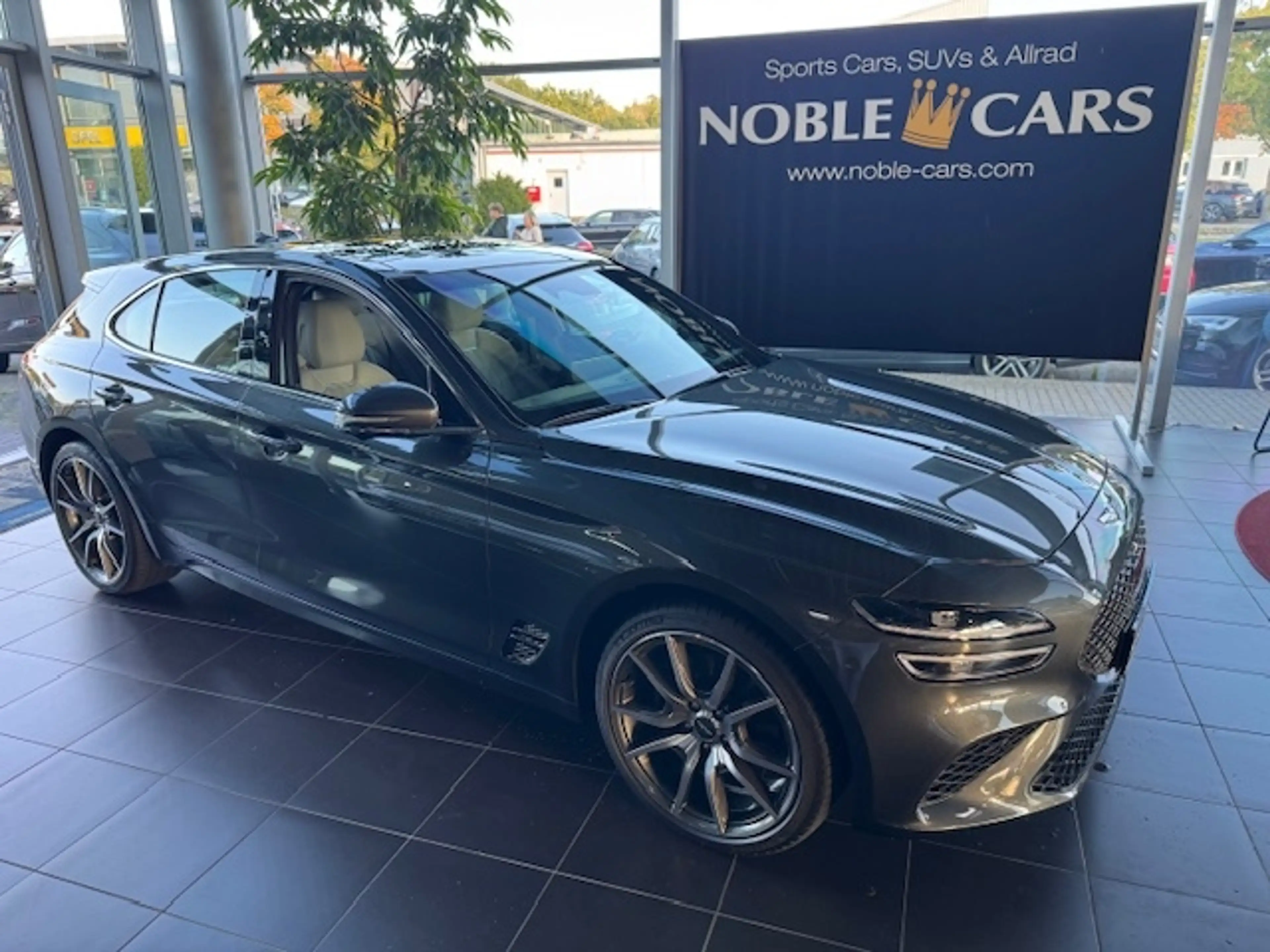 Genesis G70 Shooting Brake Luxury AWD PANO 360° HUD — photo 3