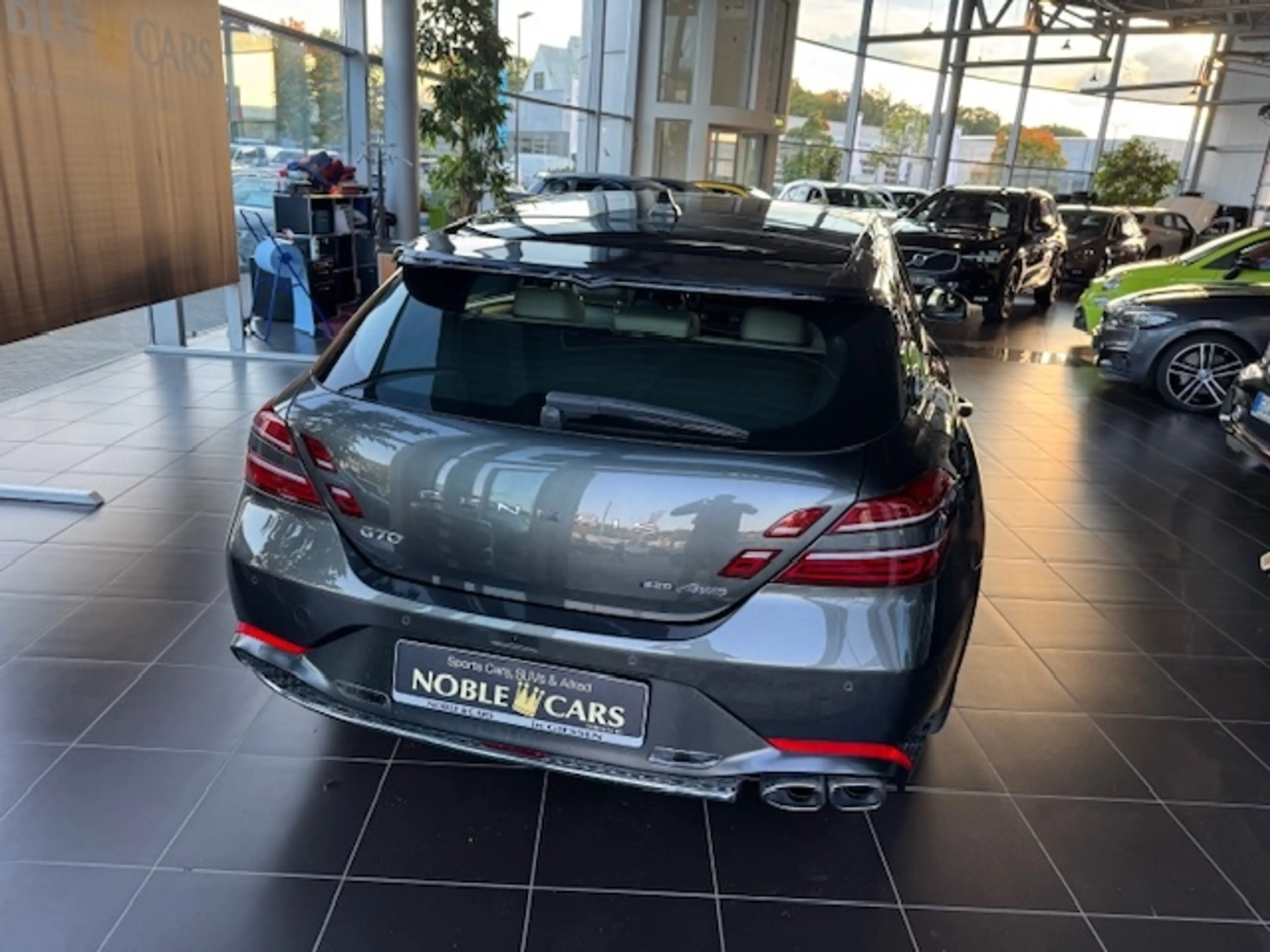 Genesis G70 Shooting Brake Luxury AWD PANO 360° HUD — photo 11