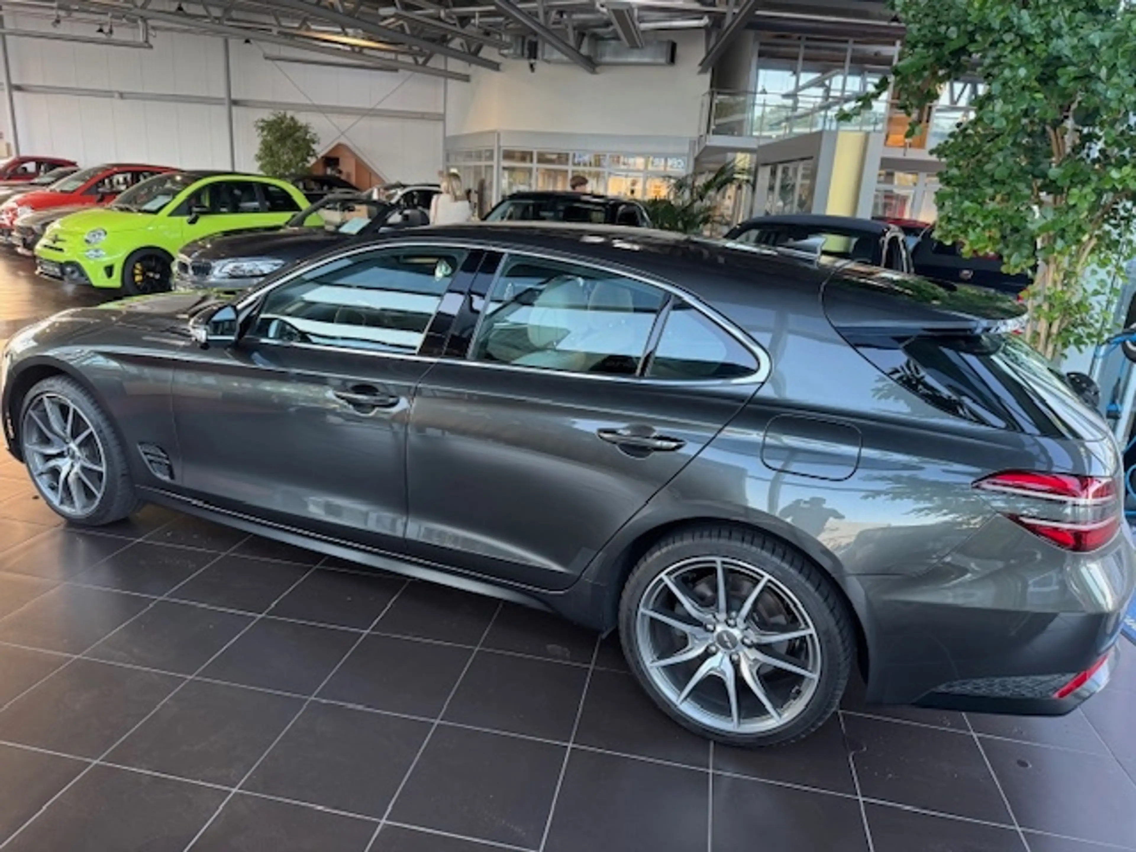 Genesis G70 Shooting Brake Luxury AWD PANO 360° HUD — photo 9