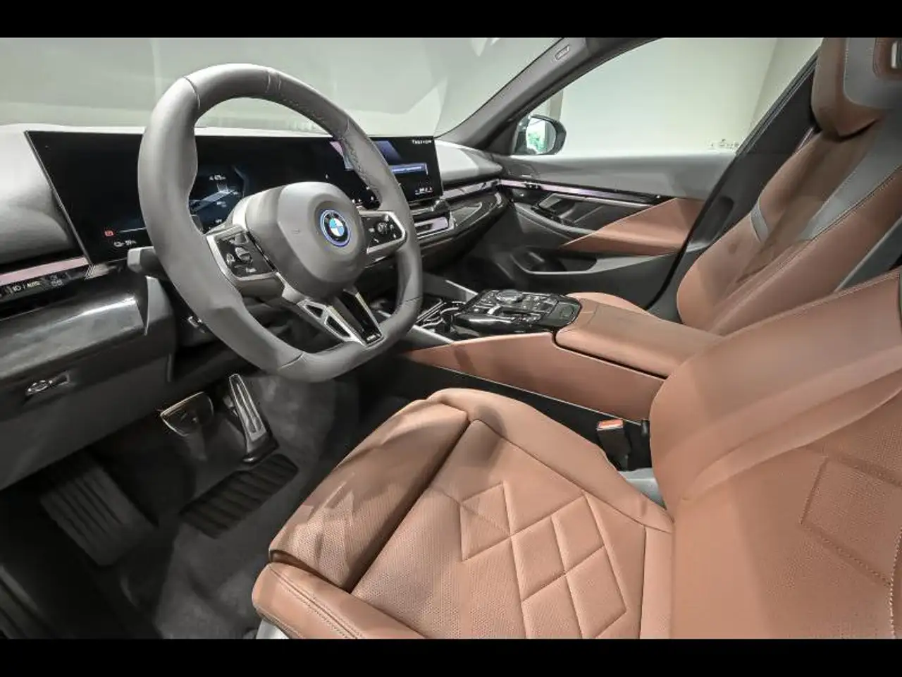 BMW i5 MPACKPRO DASS+ 360CAM TH H&K COMFORT, миниатюра 6