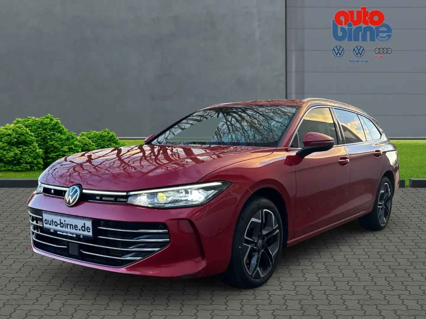 Volkswagen Passat Variant 2.0 TDI Elegance HUD AD StandHZG AHK-klappbar El. Rot - 1