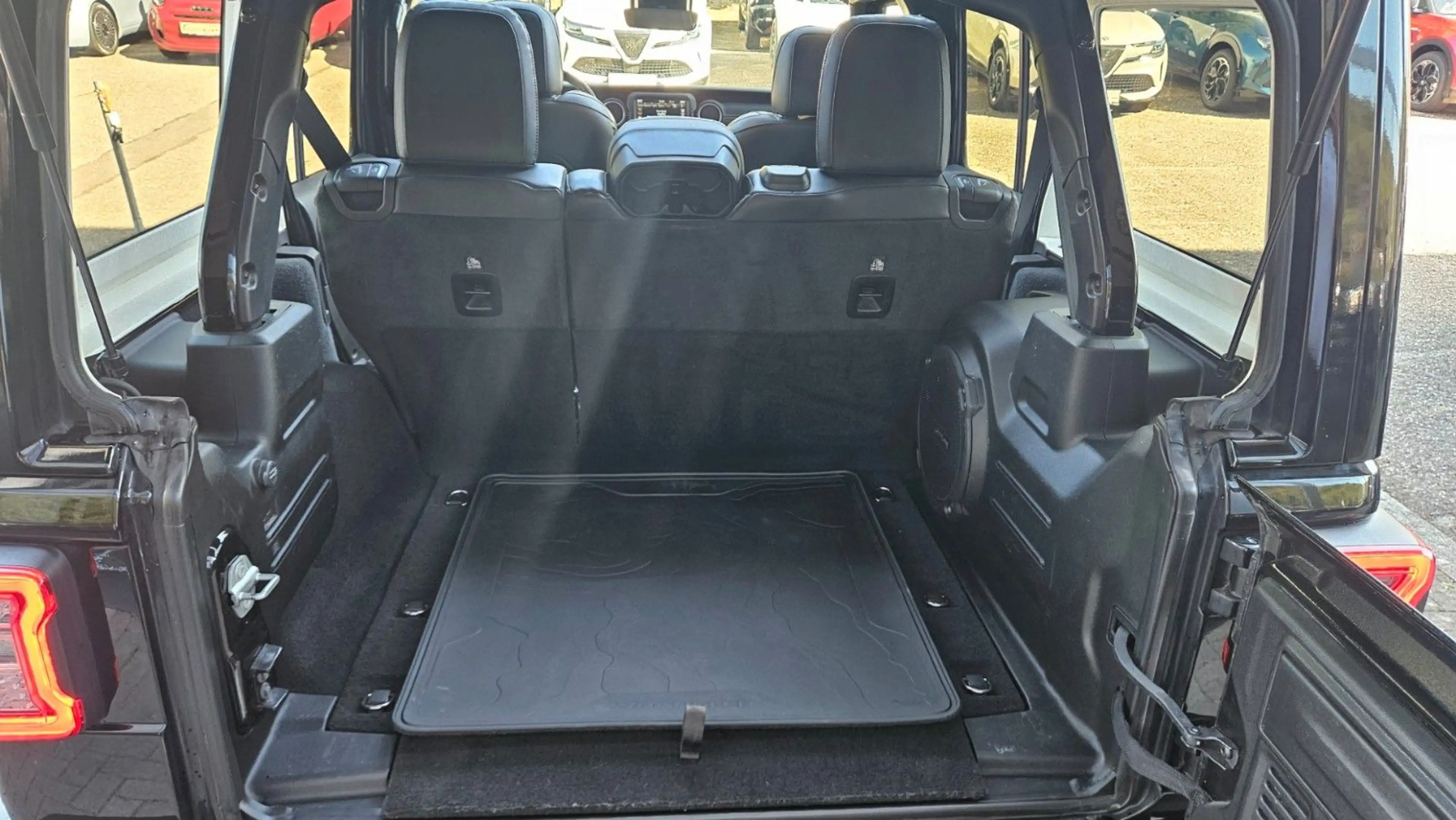 Jeep Wrangler *Unlimited*Sahara*Soft Top*Kamera*LED* — photo 9