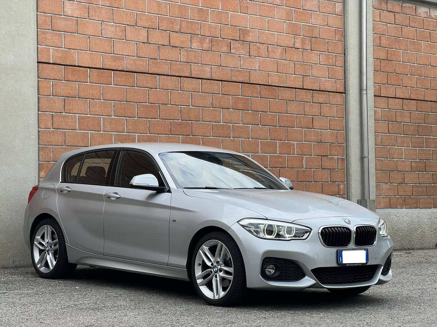 BMW 120 Serie 1 F/20-21 2015 120d xdrive Msport 5p auto Plateado - 1