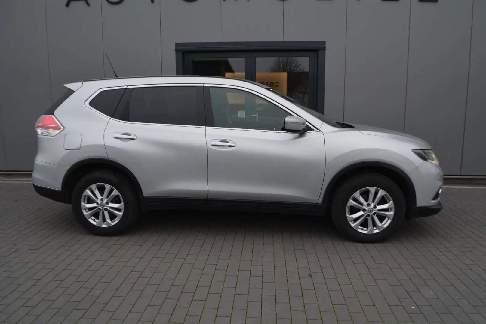 Nissan X-Trail 4x4 ACENTA 1.6 dCi DPF-Standhzg-Garantie Silber - 2