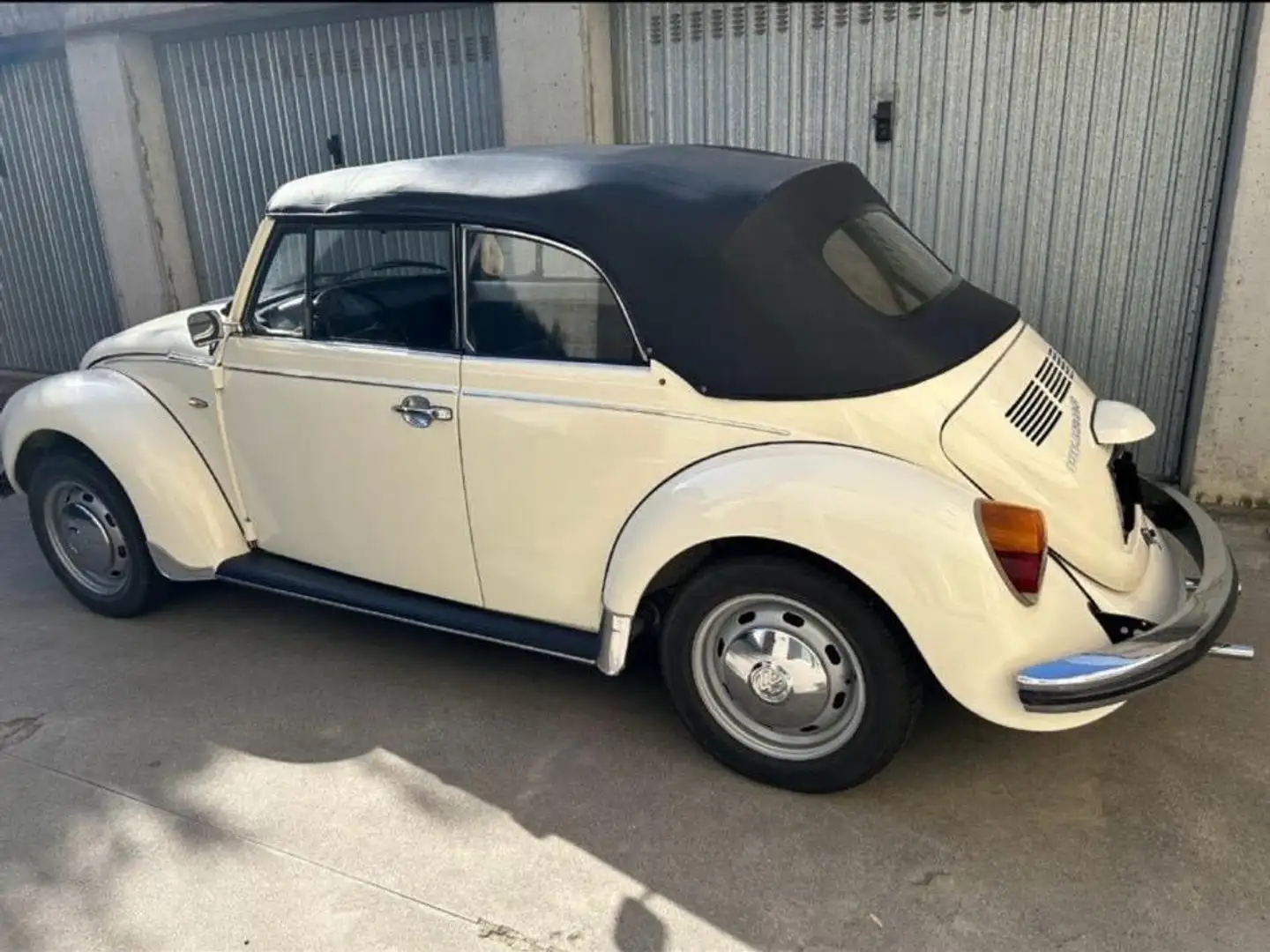 Volkswagen Maggiolino Volkswagen Maggiolino Cabrio 1303 Bianco - 1