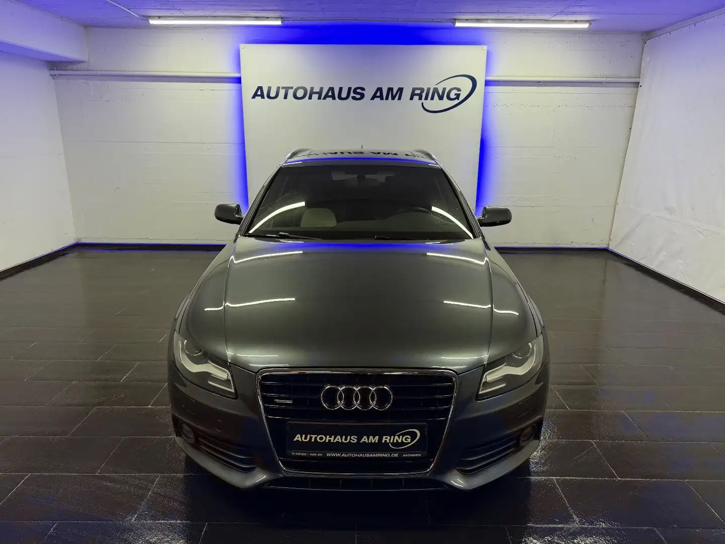 Audi A4 Avant Exclusive quattro 1H LEDER NAV PANO XEN Grau - 1