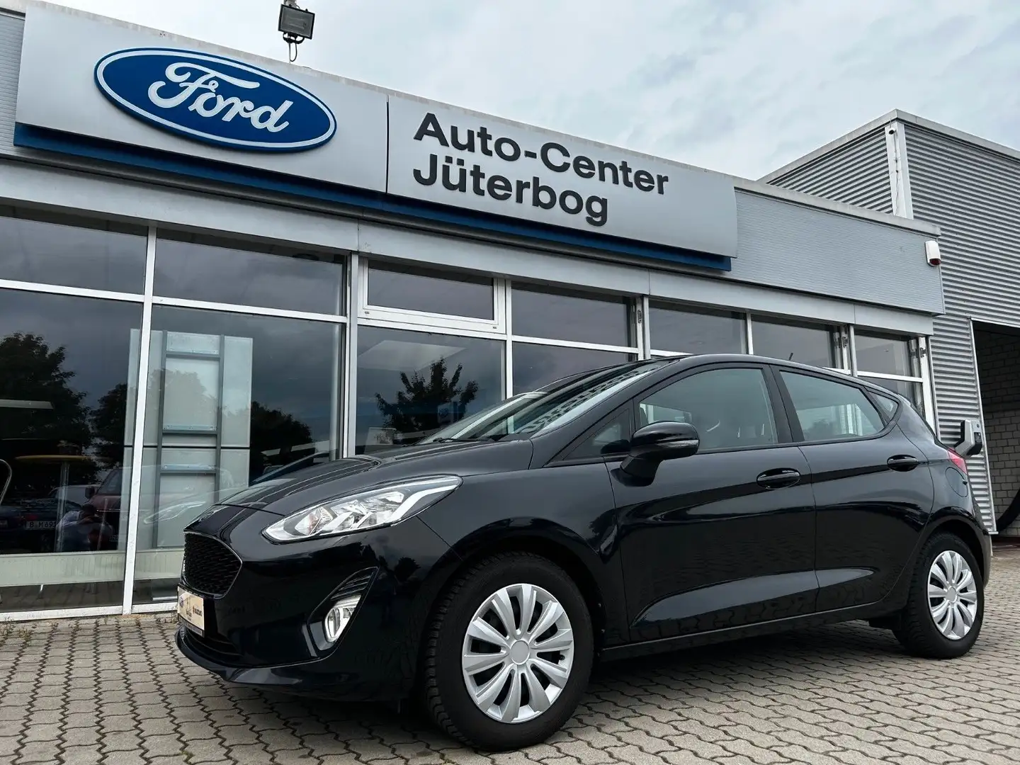 Ford Fiesta Cool & Connect*SYNC3*PDC*Tempomat* Zwart - 2