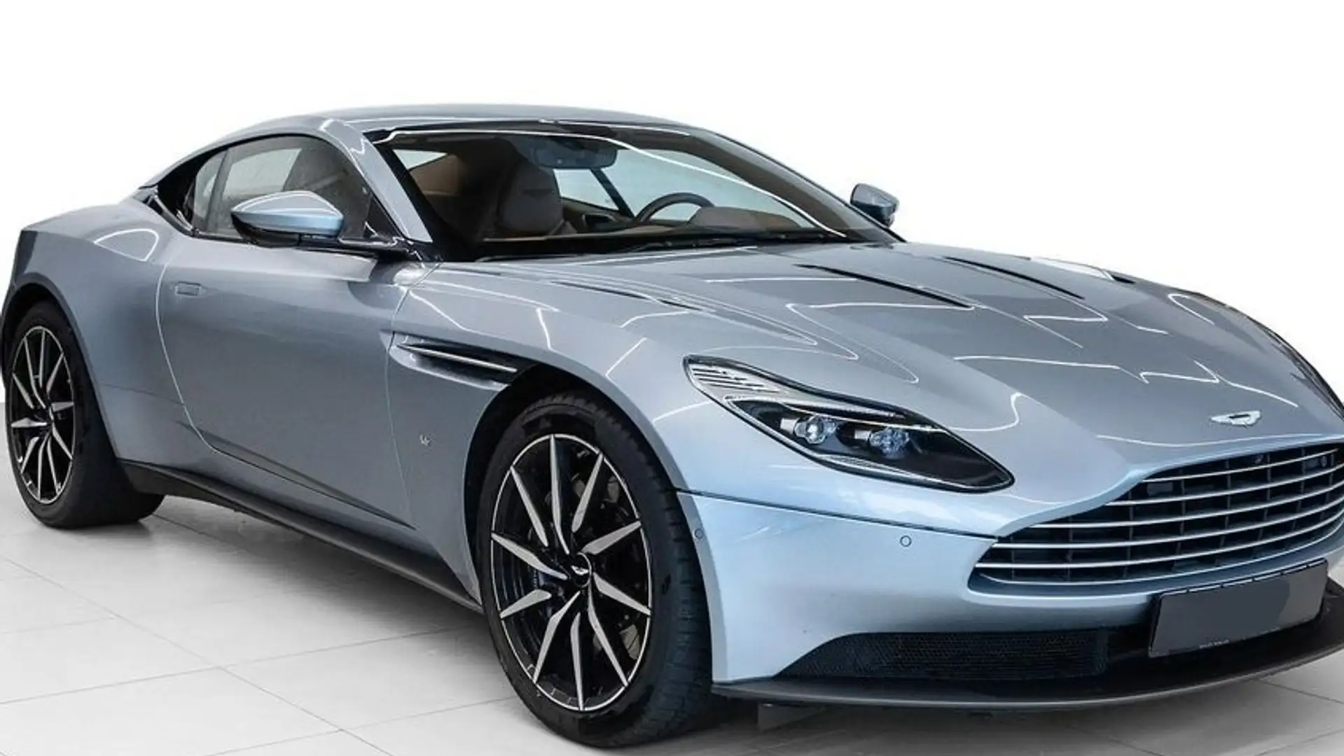 Aston Martin DB11 5.2 608 Plateado - 2