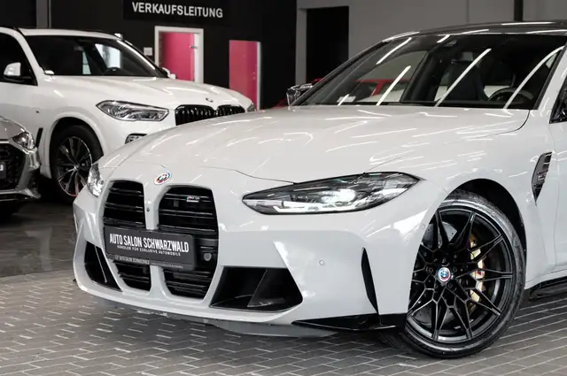 BMW M3 view 3