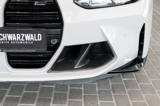 BMW M3 view 4