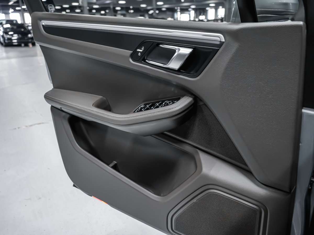 2022 Porsche Macan 2 SET PNEUS thumb 12