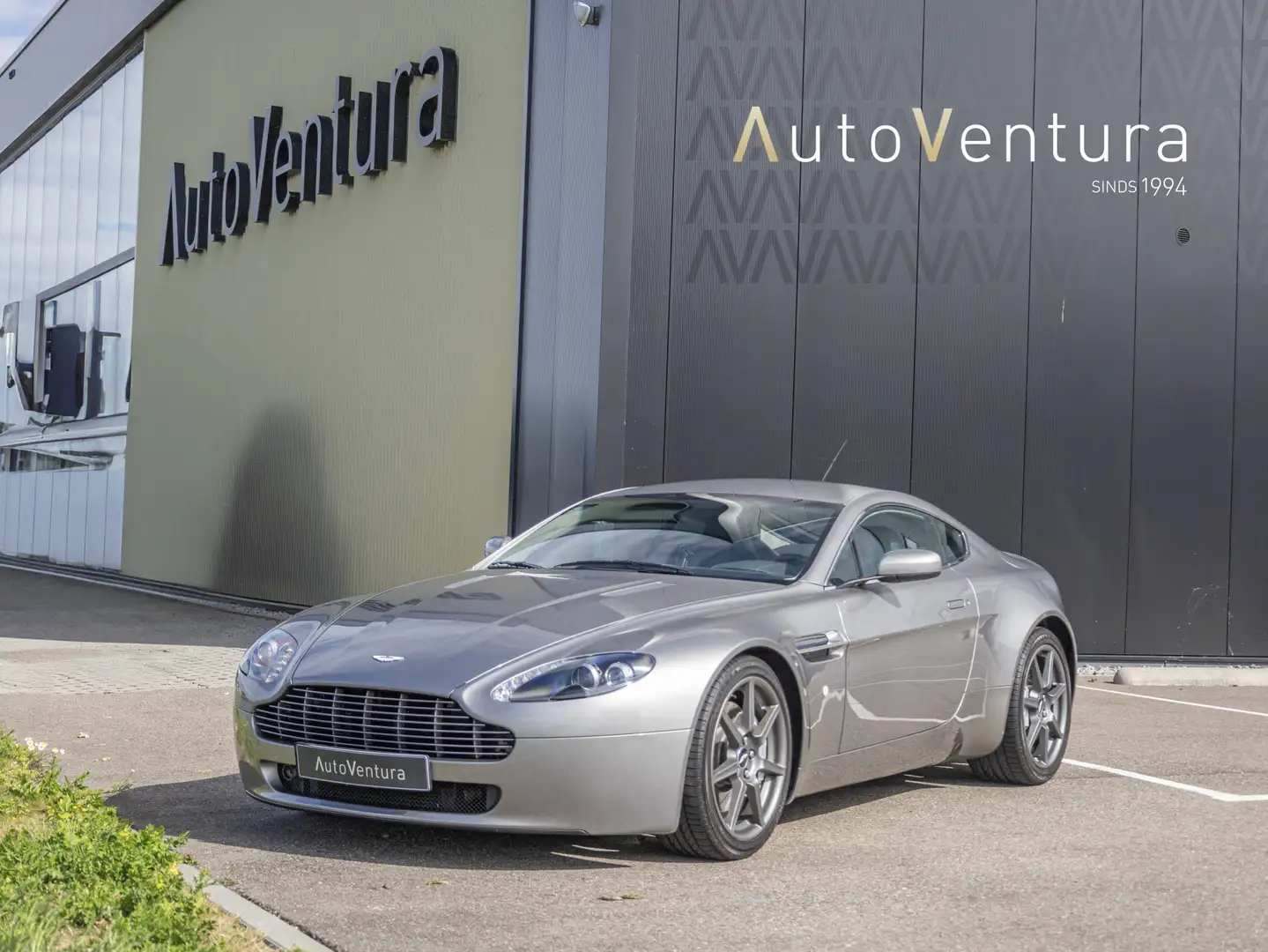 Aston Martin Vantage V8 4.3 V8 Sportshift Handgeschakeld | Grijs Metall Grijs - 1