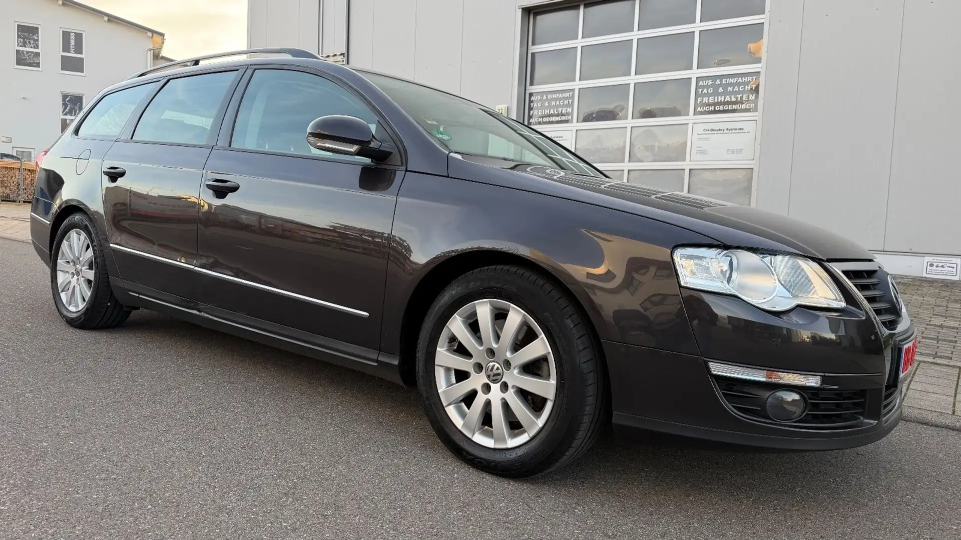 Volkswagen Passat Variant Passat 2.0 TDI AUTOMATIK TÜV,NAVI,KLIMA,PDC Braun - 2