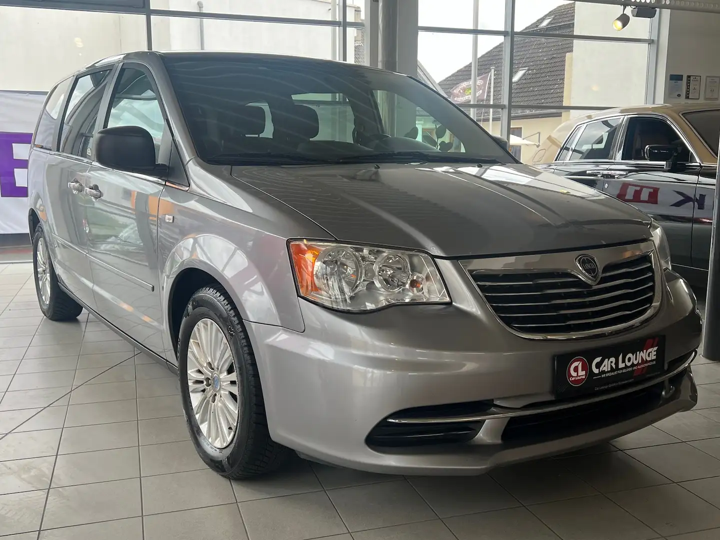 Lancia Voyager 2.8 |Leder|Auto|7-Sitzer|1-Hand|Klima|Tempo| Grau - 1