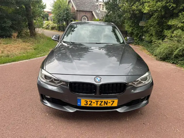 BMW 3 Series view 2