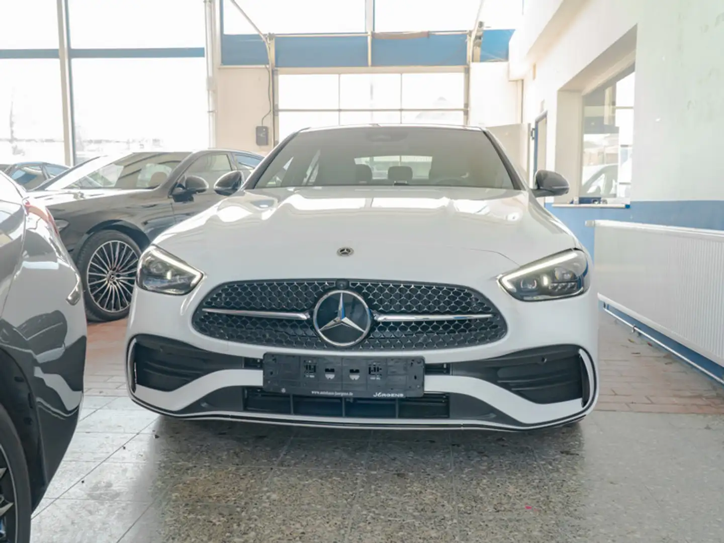 Mercedes-Benz C 200 AMG-Sport/DIGITAL/360/Pano/Night/Distr/18" Weiß - 2