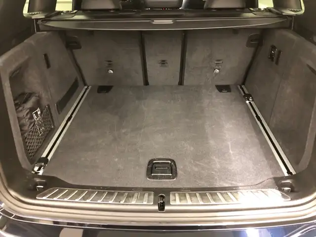 BMW X3 view 11