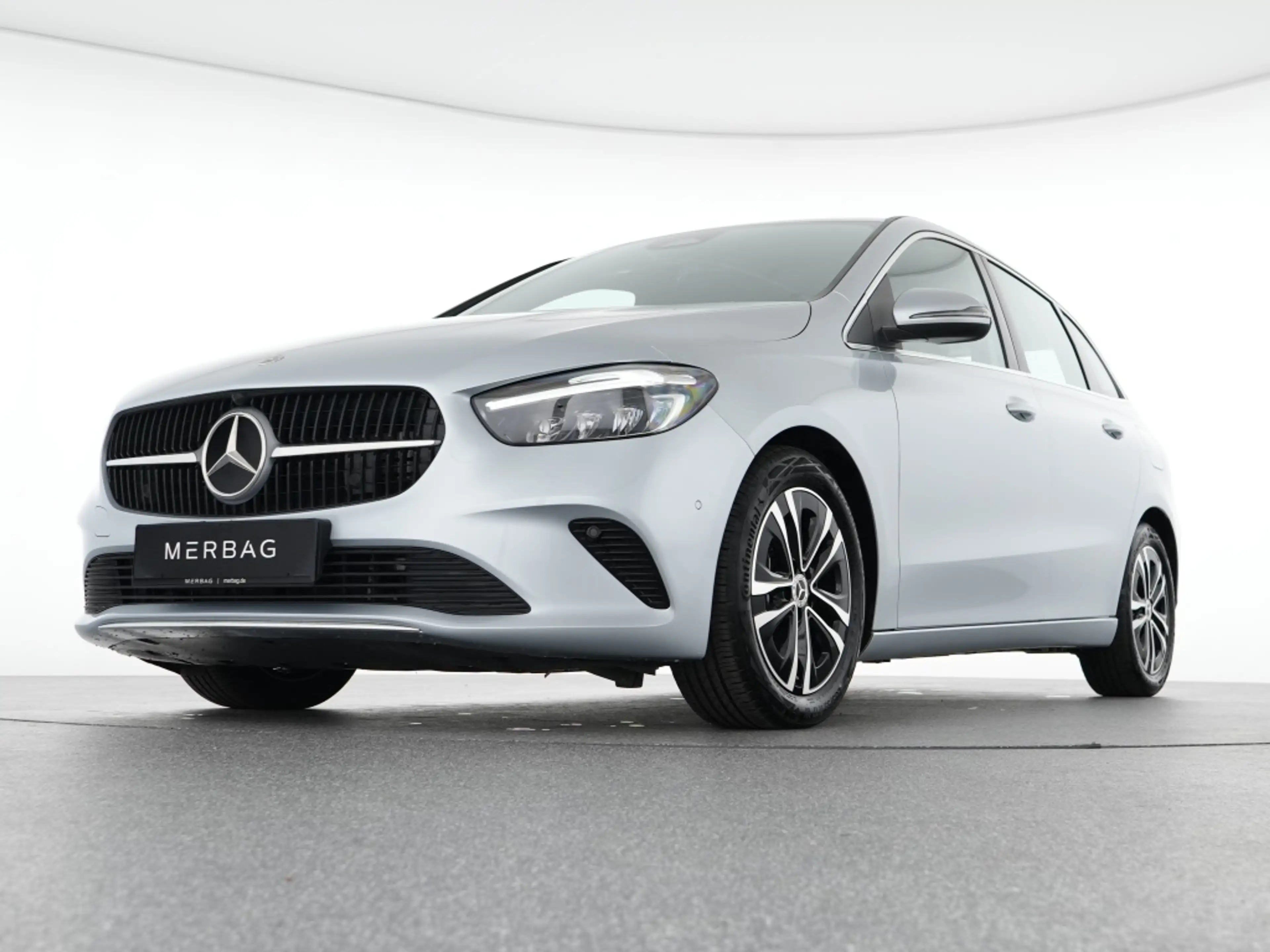 Mercedes-Benz B 180 Progressive Advanced Kamera Winter Navi — photo 8