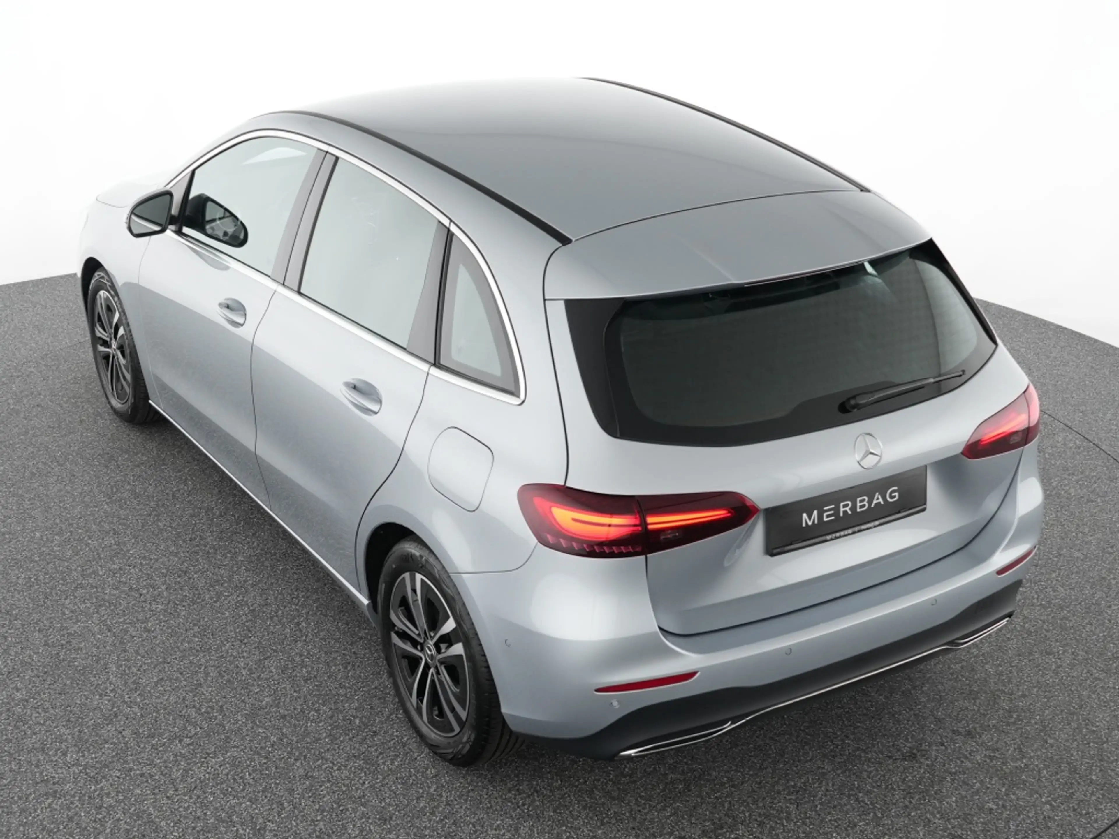 Mercedes-Benz B 180 Progressive Advanced Kamera Winter Navi — photo 11