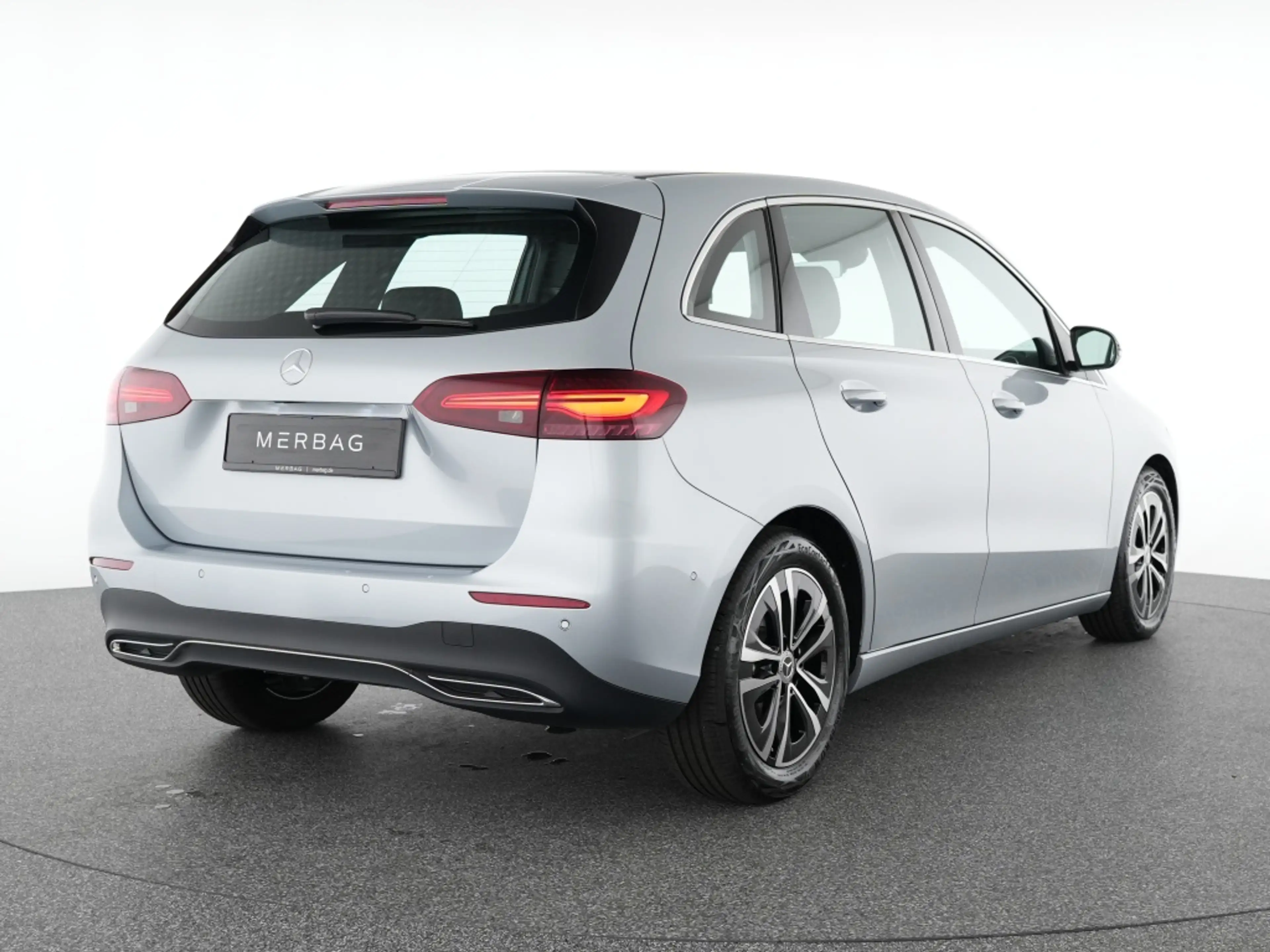 Mercedes-Benz B 180 Progressive Advanced Kamera Winter Navi — photo 3