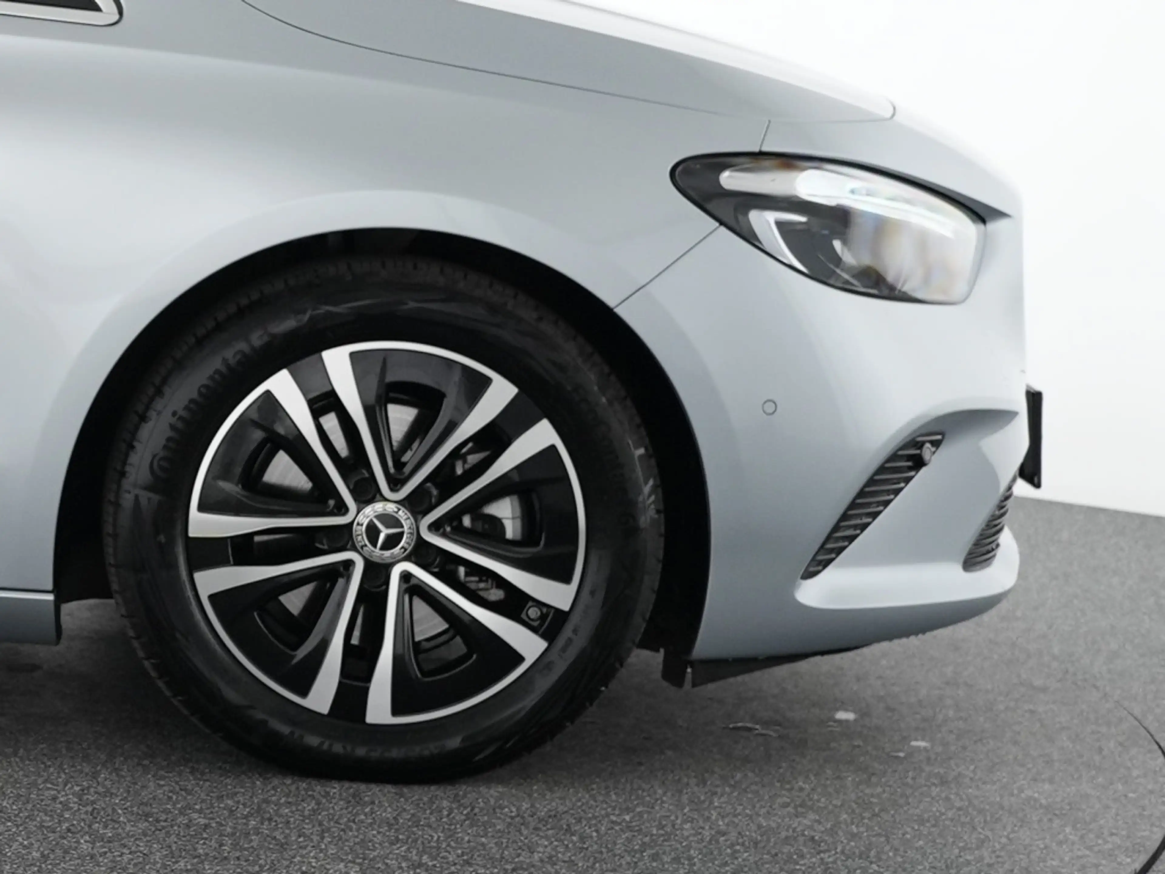 Mercedes-Benz B 180 Progressive Advanced Kamera Winter Navi — photo 6